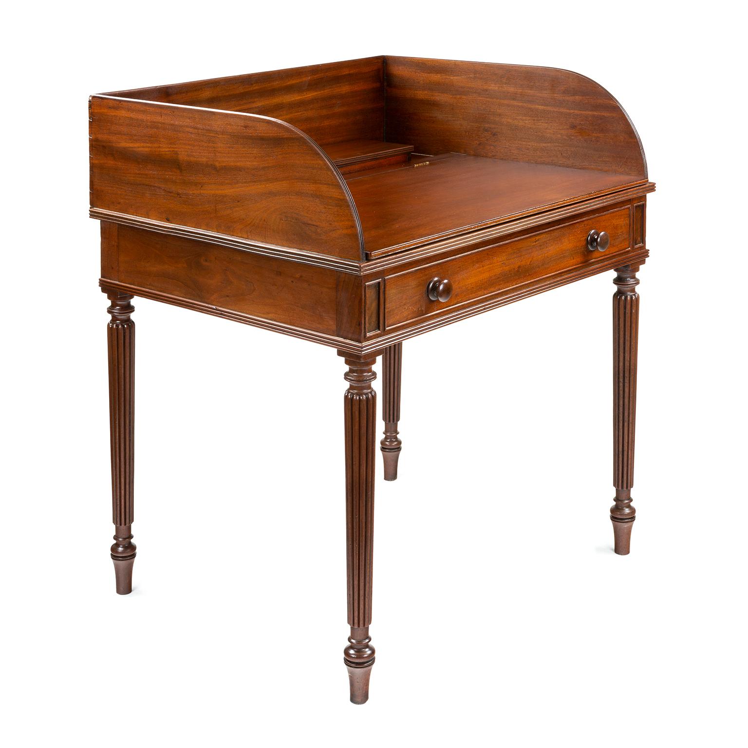 Regency Gillows wash stand / writing table in Mahogany 1