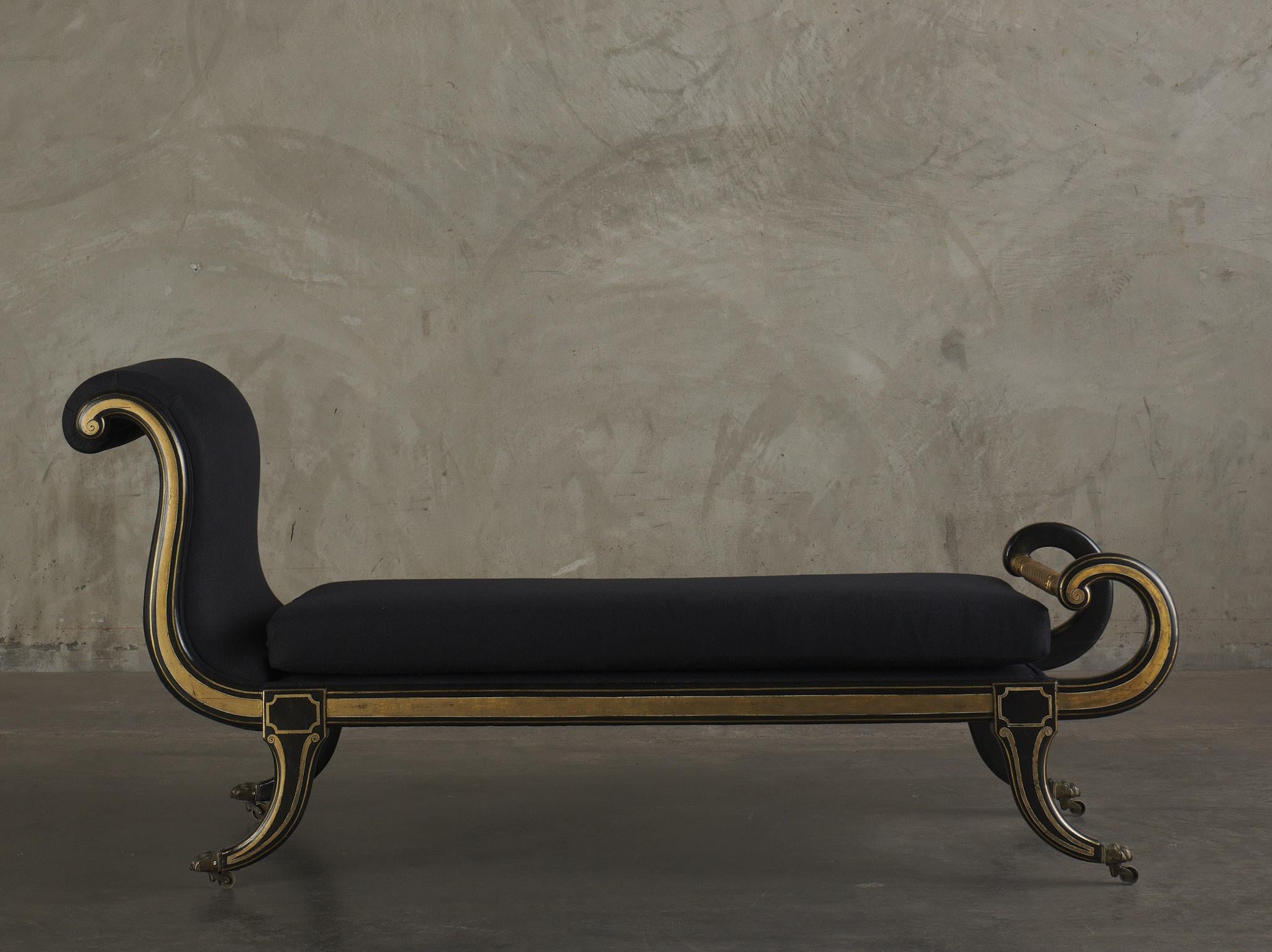 Recamier de Haya Dorado y Lacado de la Regencia, C 1820 en venta 2