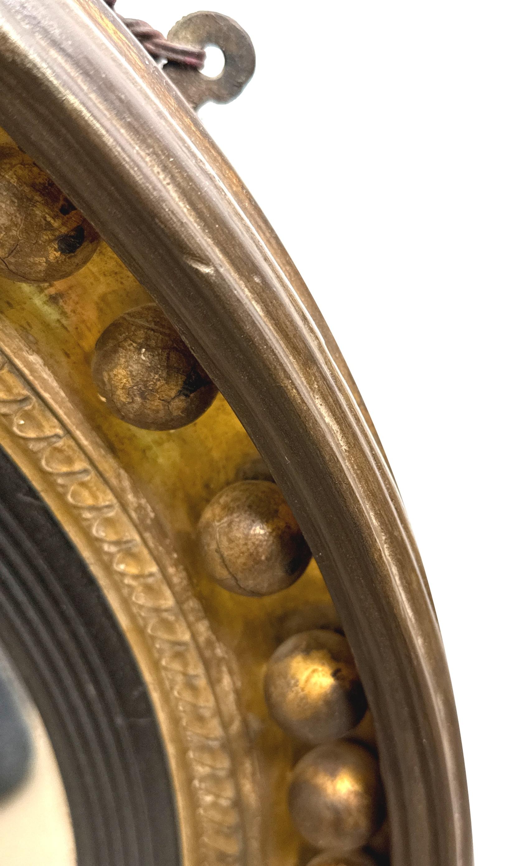 Anglais Miroir circulaire convexe en bois doré Regency en vente