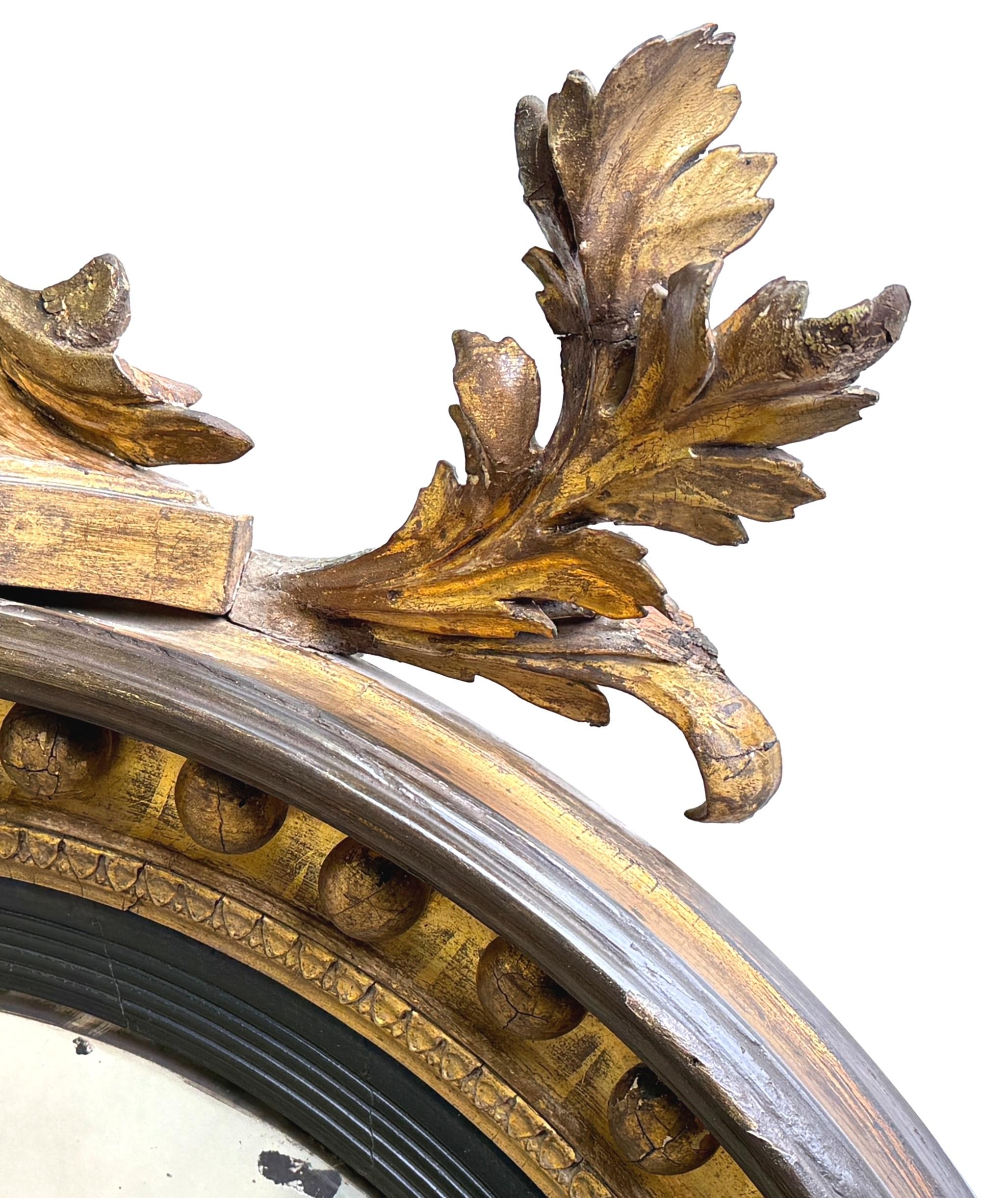 Miroir circulaire convexe en bois doré Regency en vente 2