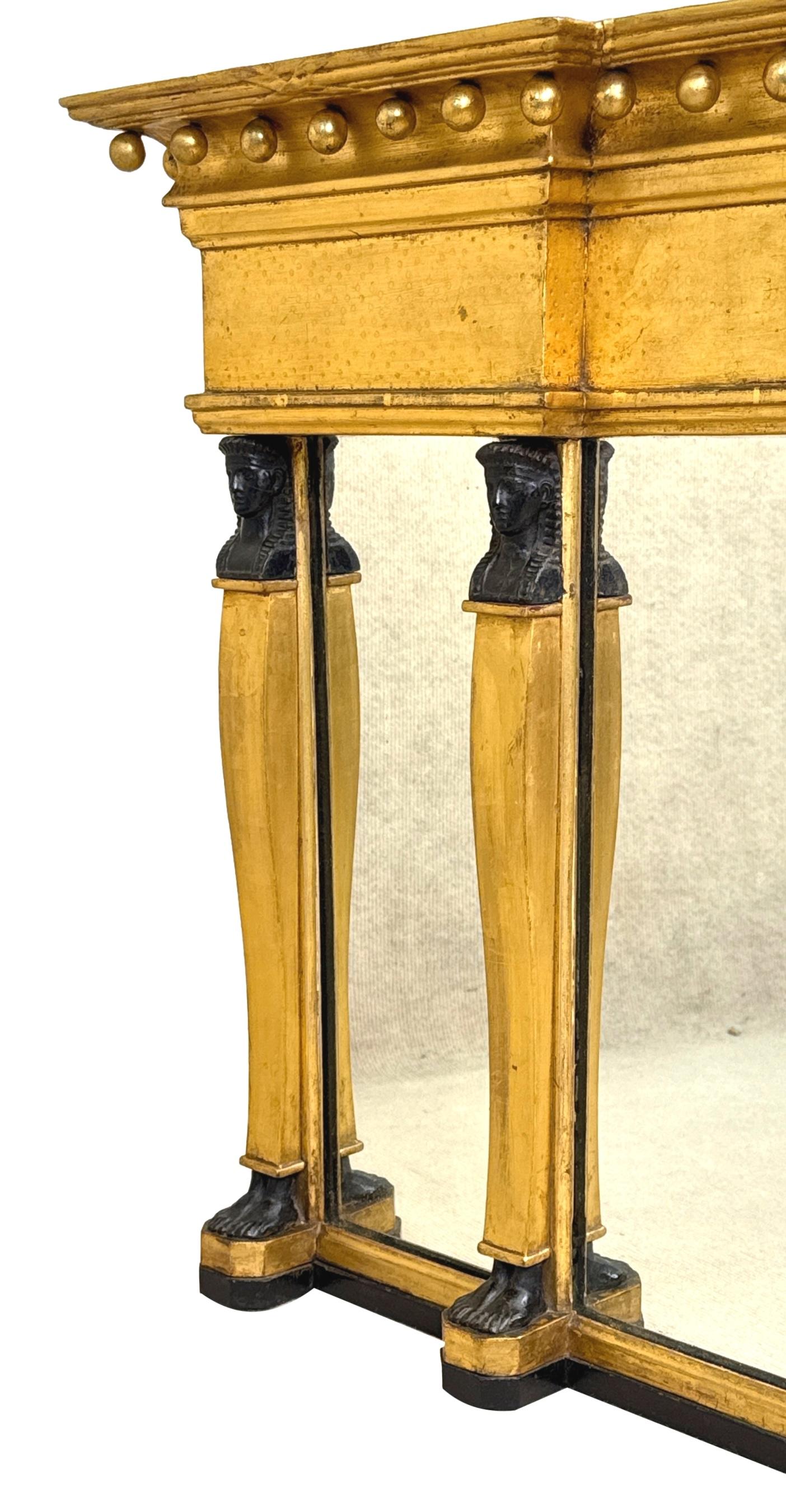 Inglese Specchio Regency in legno dorato e gesso in vendita