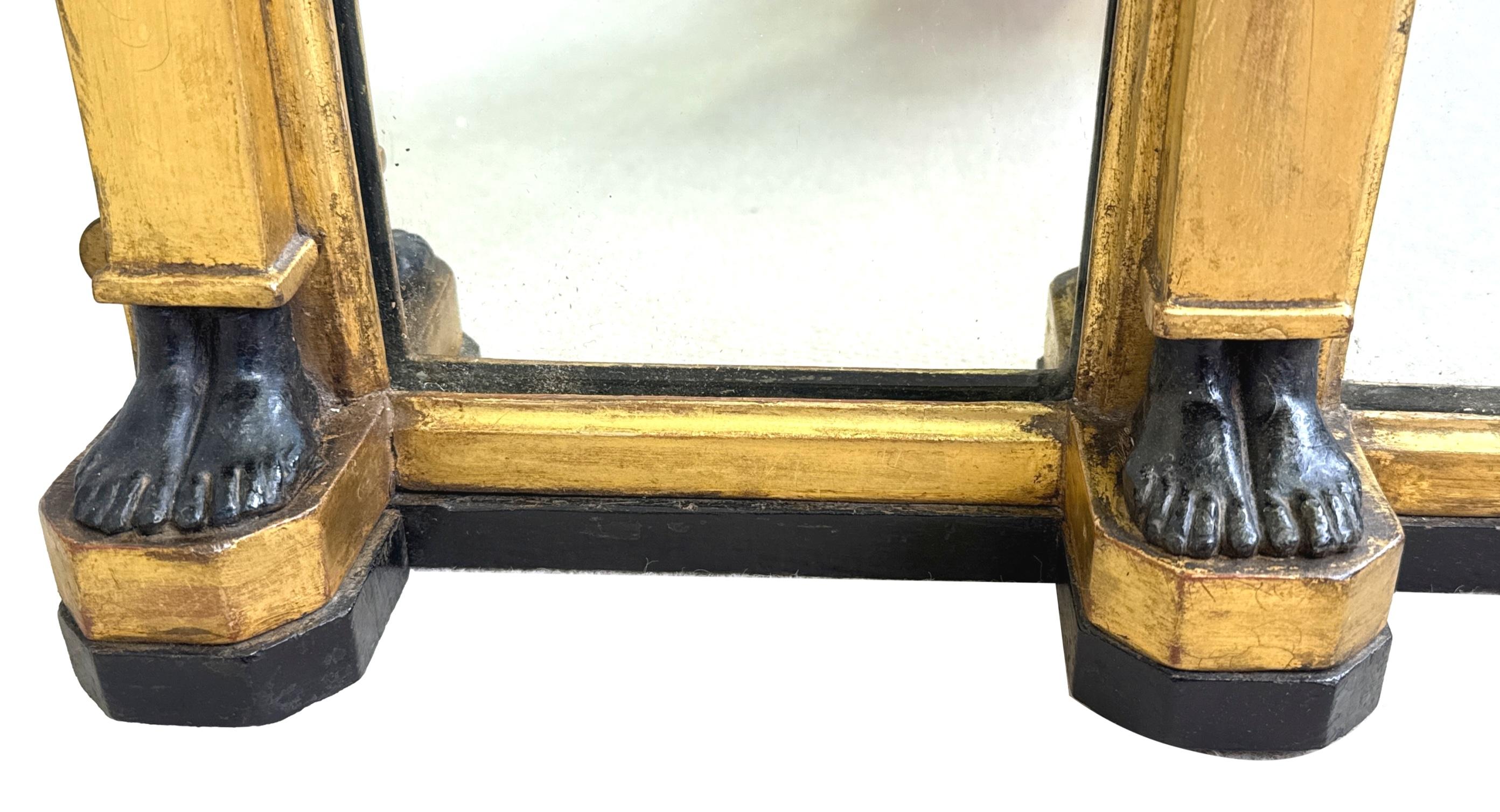 XIX secolo Specchio Regency in legno dorato e gesso in vendita