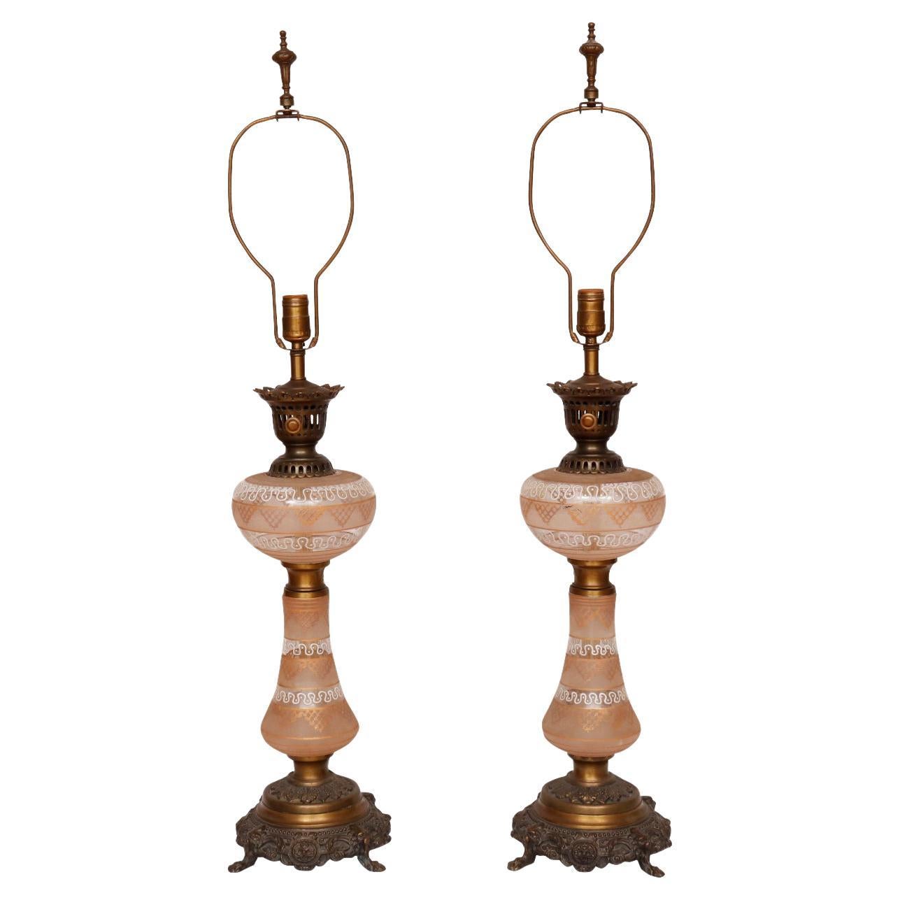 Paire de lampes de table en verre de style Régence en vente