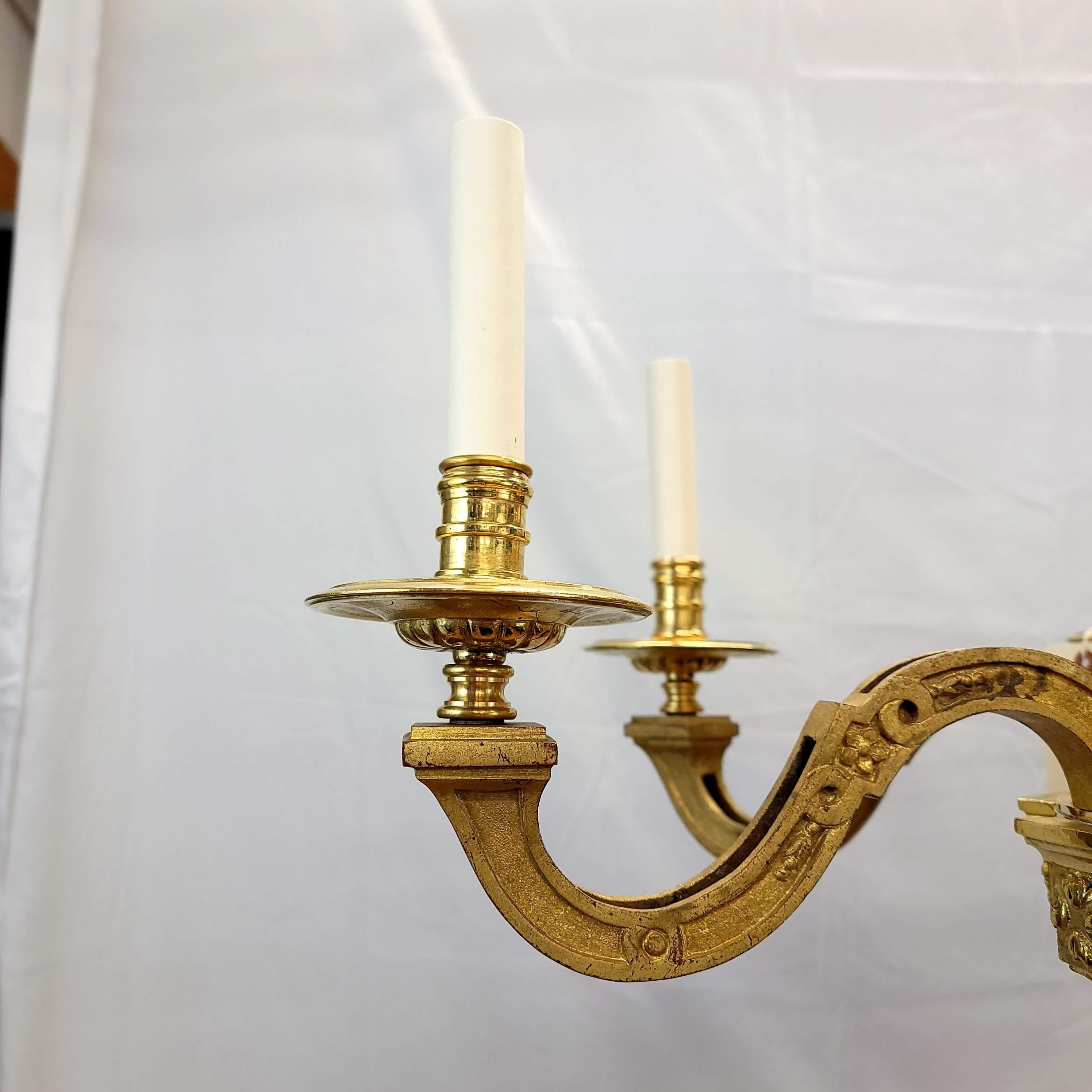 Regency Gold Brass Candelabra Chandelier In Good Condition For Sale In Brooklyn, NY