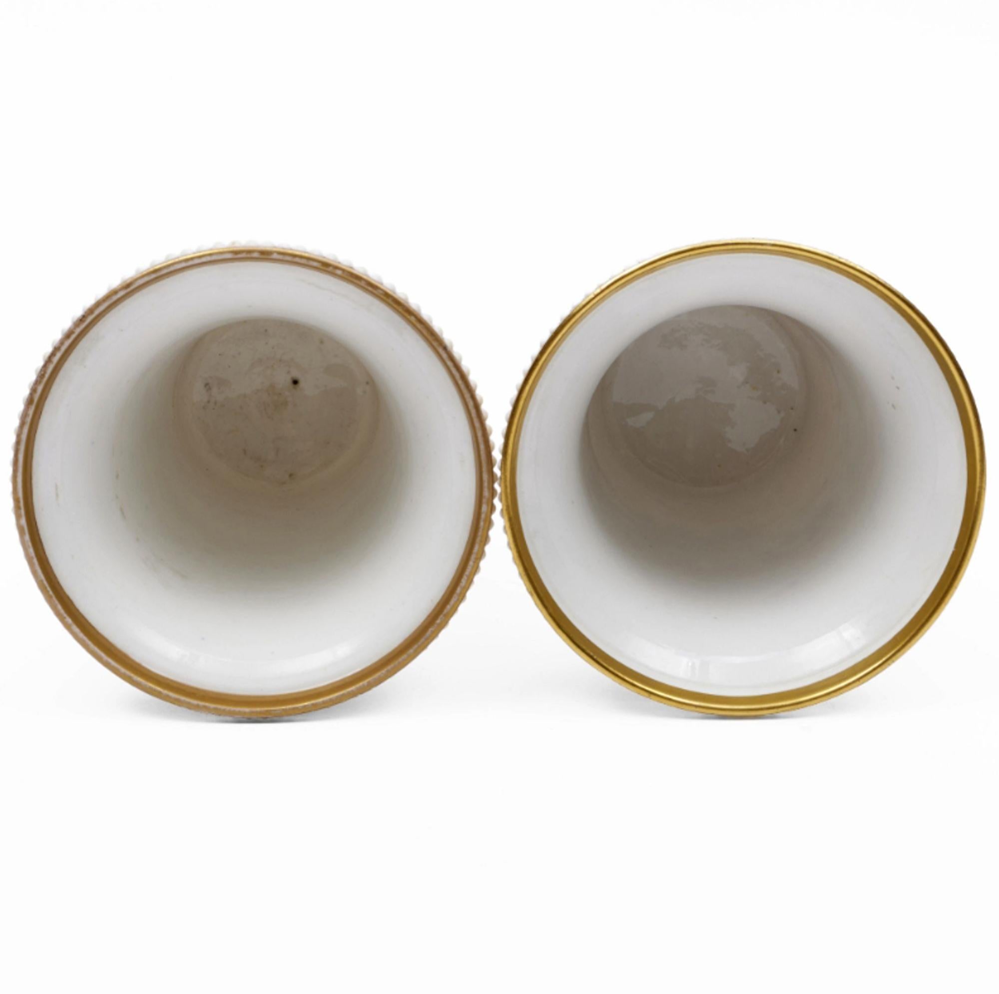 Regency Gold: Spode Porcelain Vases in Pattern 967 For Sale 2