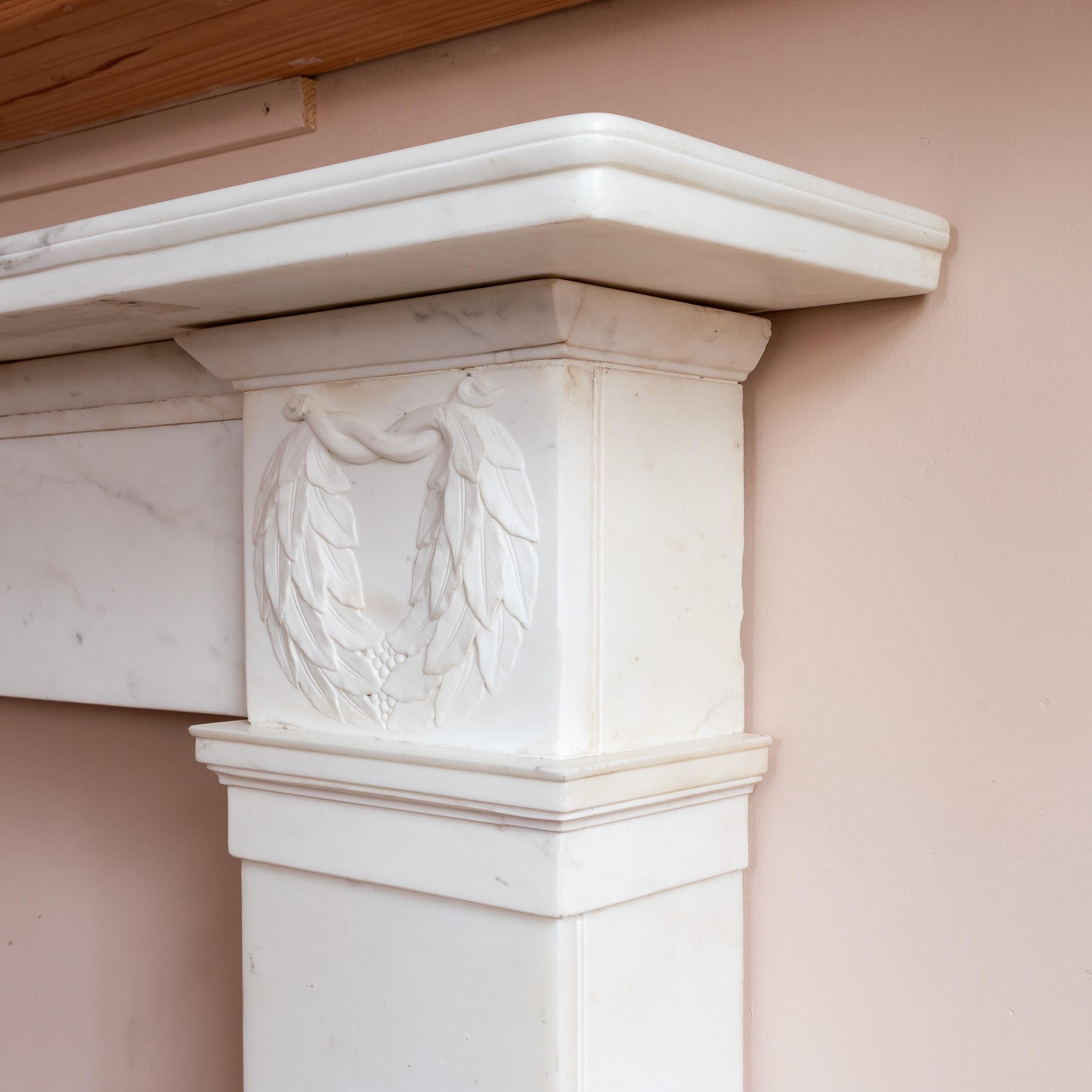 Regency Greek Revival Statuary Marmor-Kamin im Angebot 5