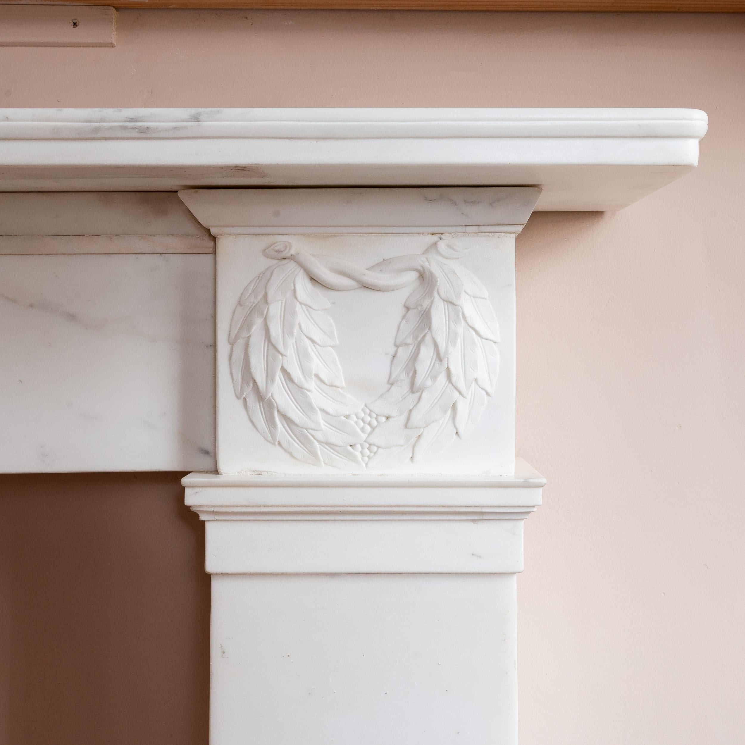 Regency Greek Revival Statuary Marmor-Kamin im Angebot 6