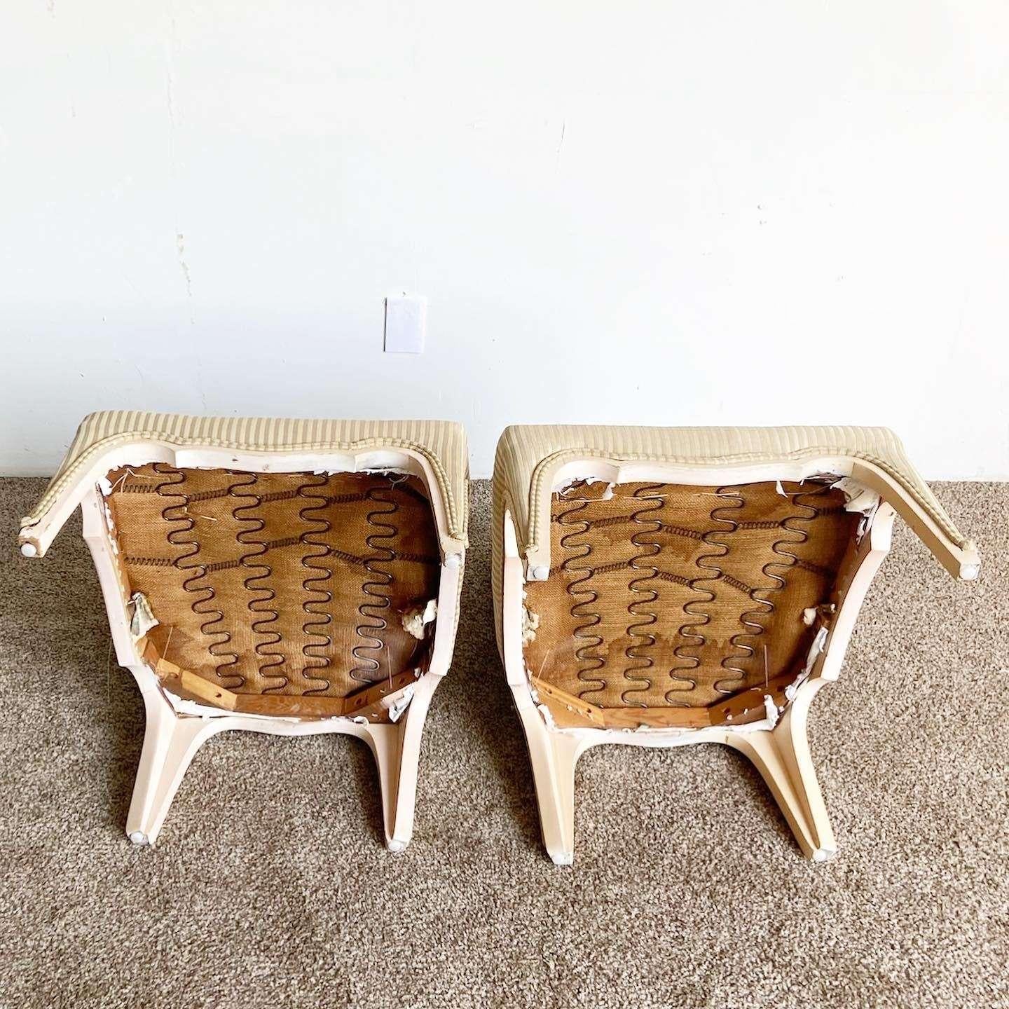 Regency-Stühle mit grünem und braunem Akzent – ein Paar im Angebot 2