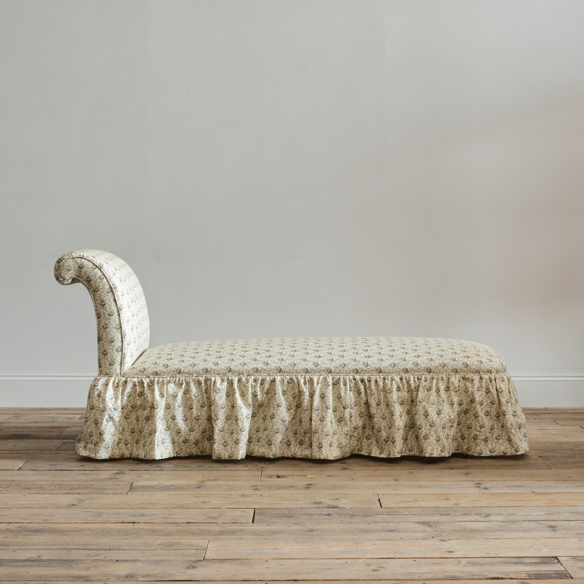 British Regency Holland & Sons Daybed In Howe Rambling Rose Linen For Sale