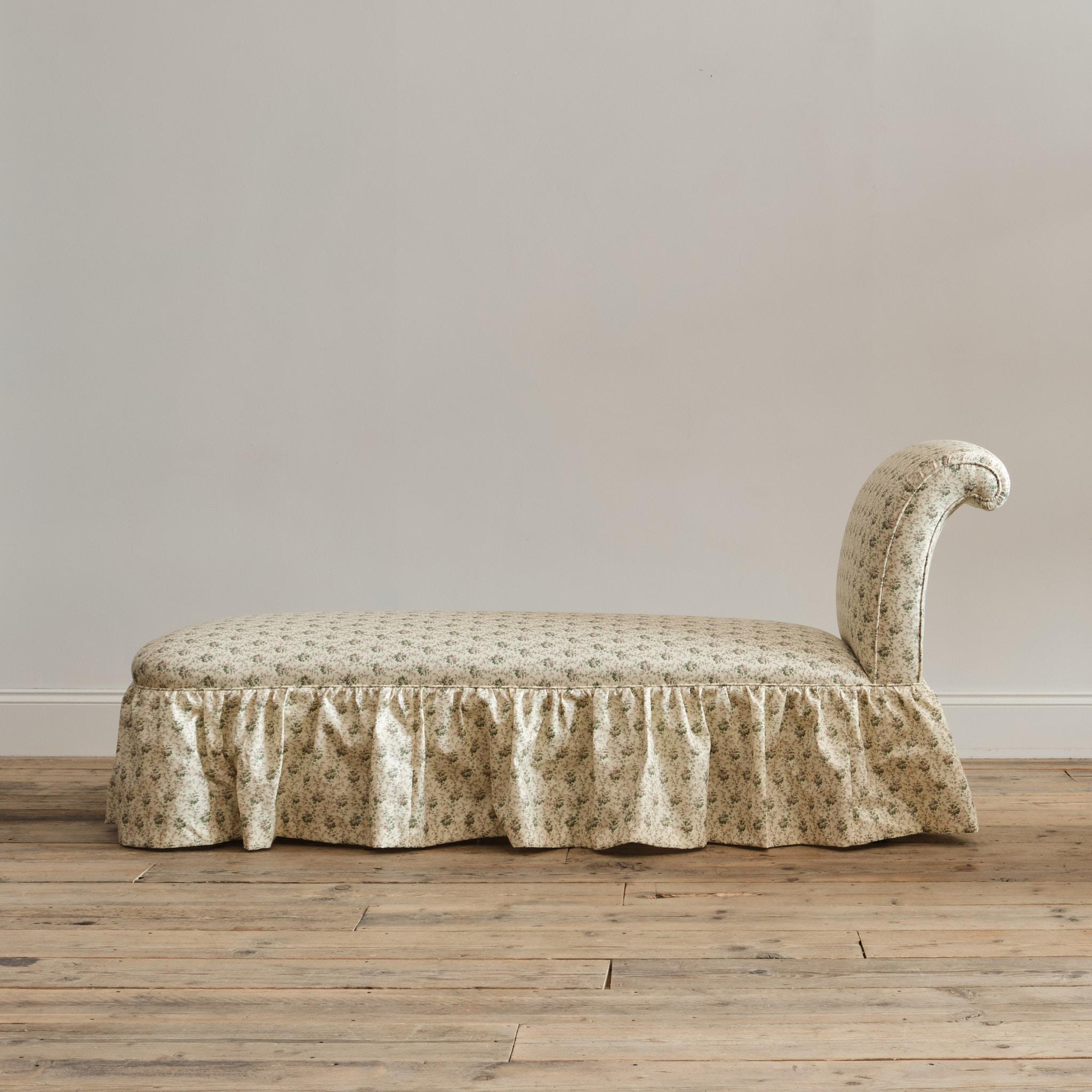 Regency Holland & Sons Daybed In Howe Rambling Rose Linen For Sale 1