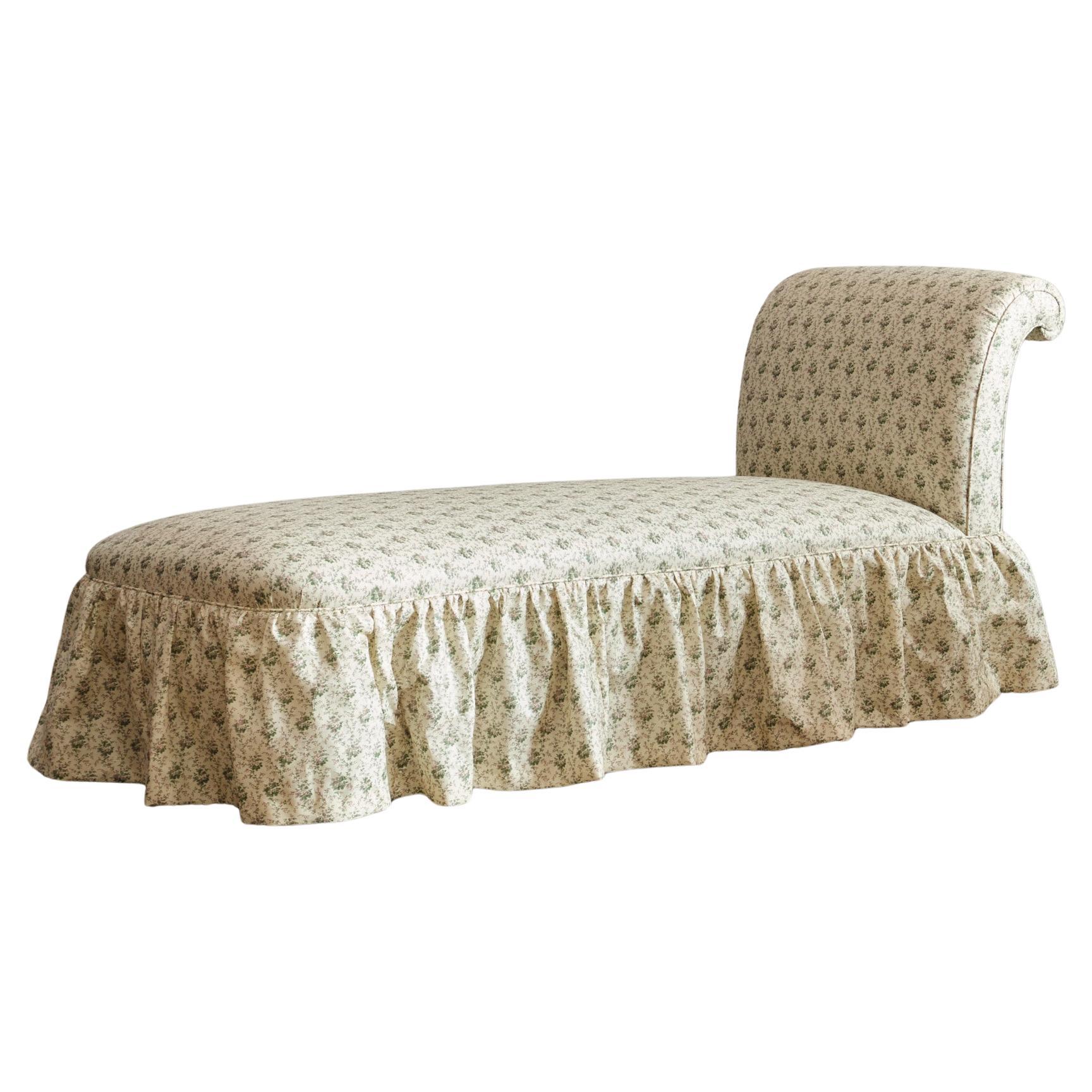 Regency Holland & Sons Daybed In Howe Rambling Rose Linen For Sale