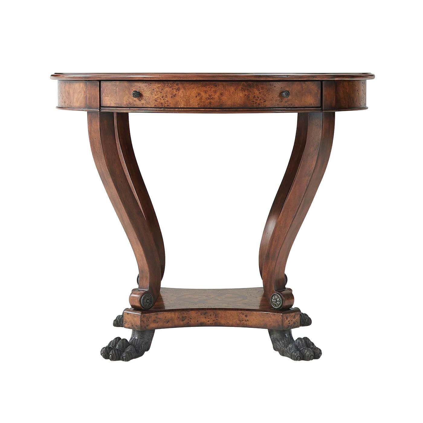 Vietnamien Table centrale en marqueterie Regency en vente