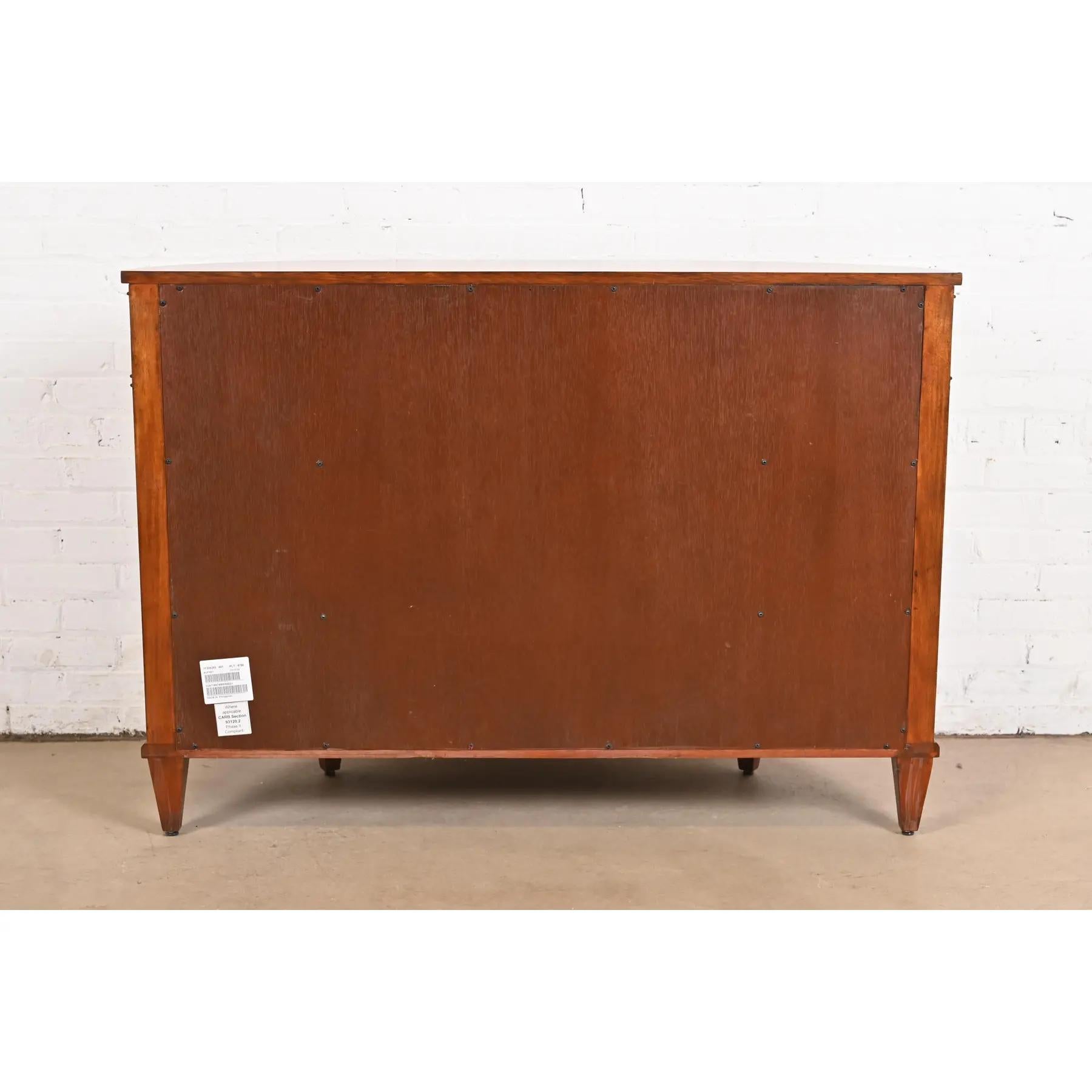 Buffet ou meuble de bar Demilune en acajou marqueté de style Régence en vente 4