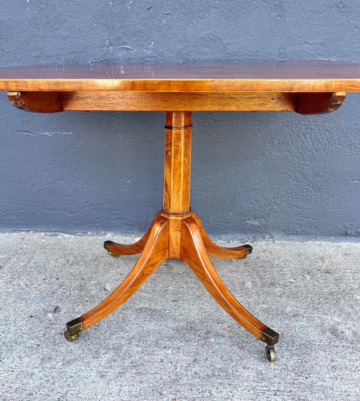 Regency Intarsien Mahagoni Tilt Top Center Tisch im Angebot 6