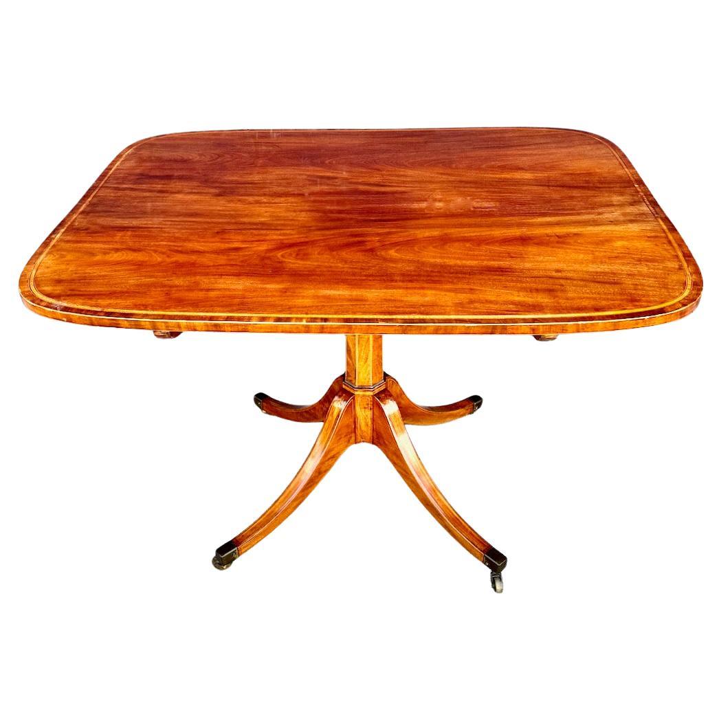 Regency Intarsien Mahagoni Tilt Top Center Tisch im Angebot