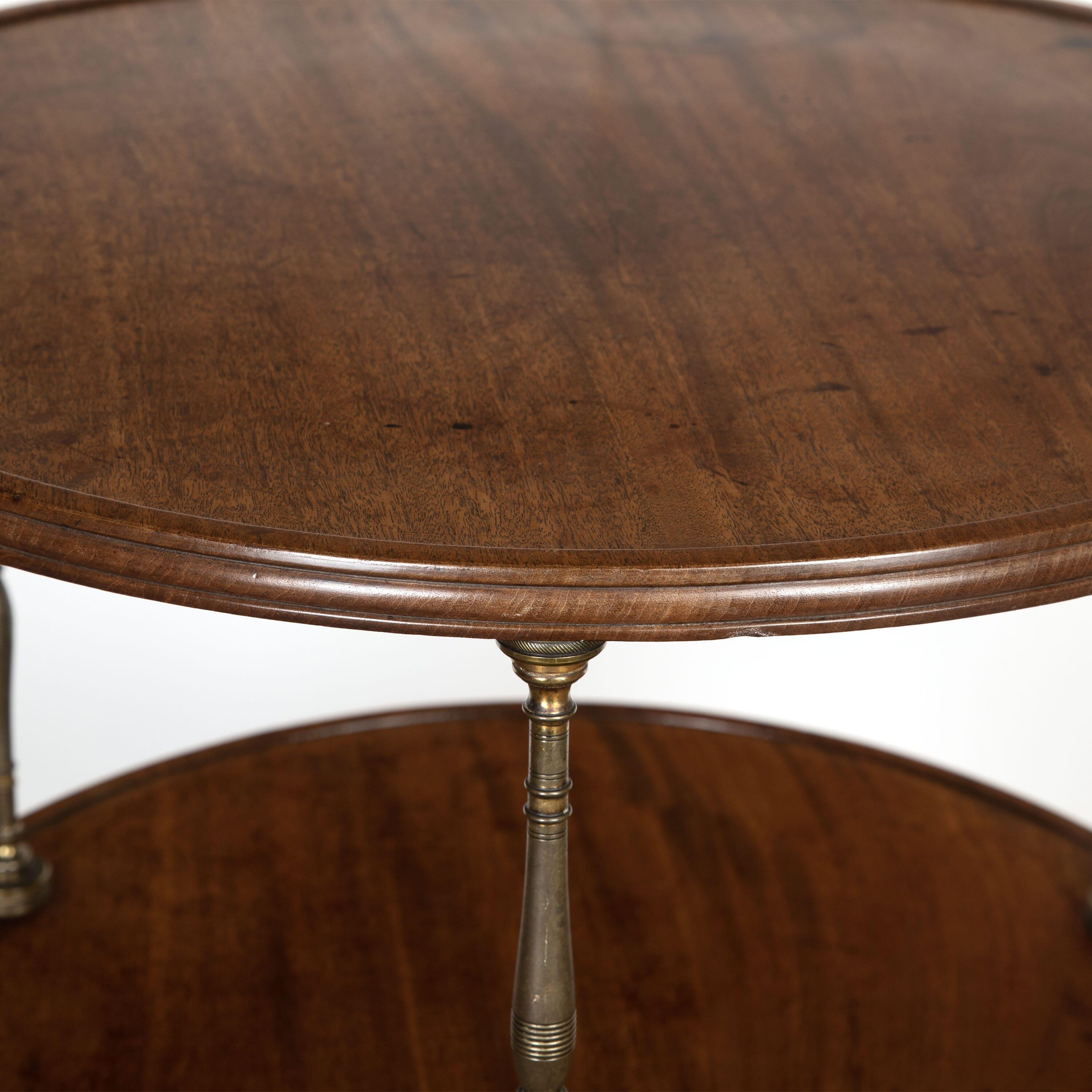 Sculpté Dumbwaiter irlandais Regency en vente