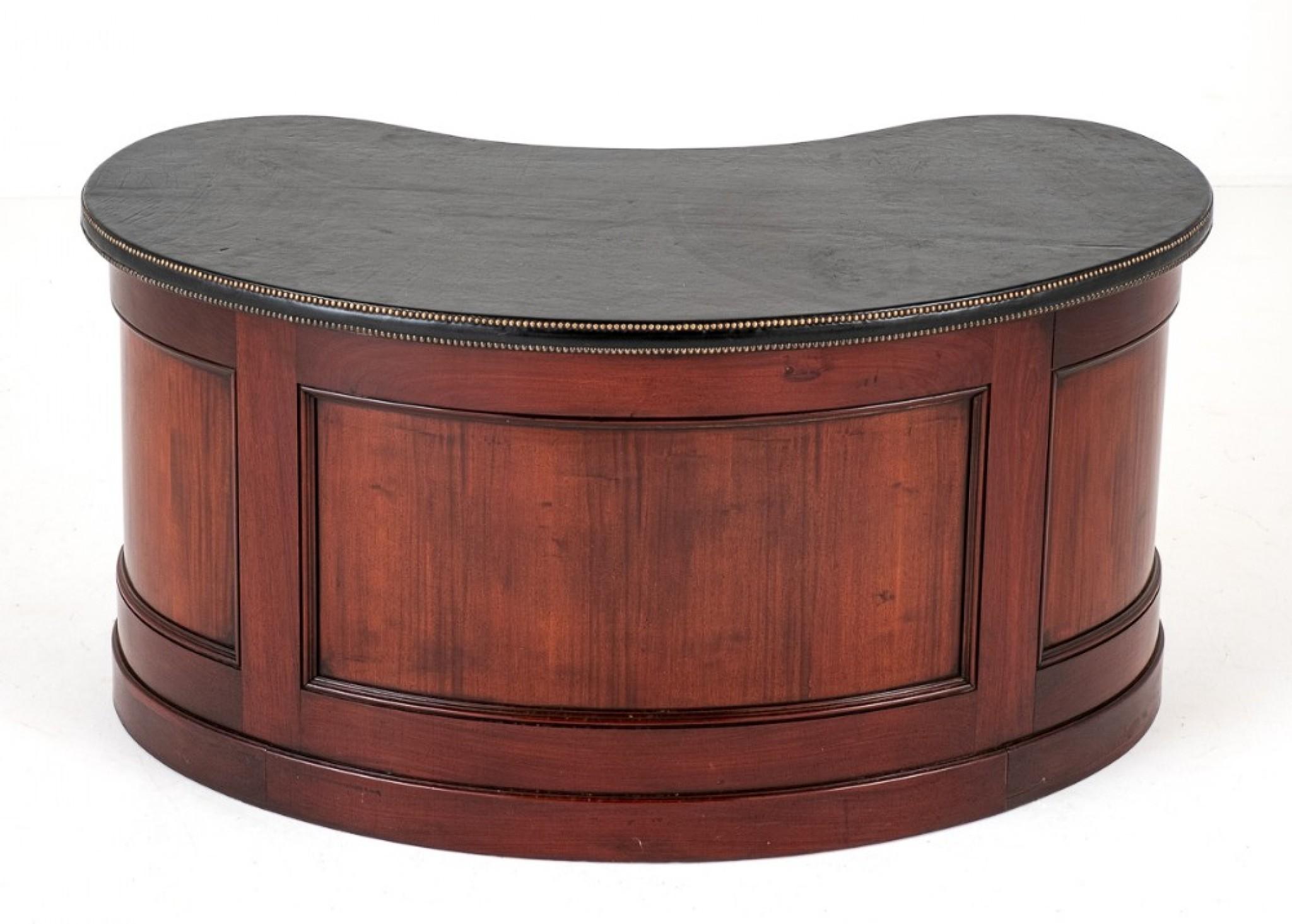 Regency Kidney Bean Desk Mahogany Shaped In Good Condition In Potters Bar, GB