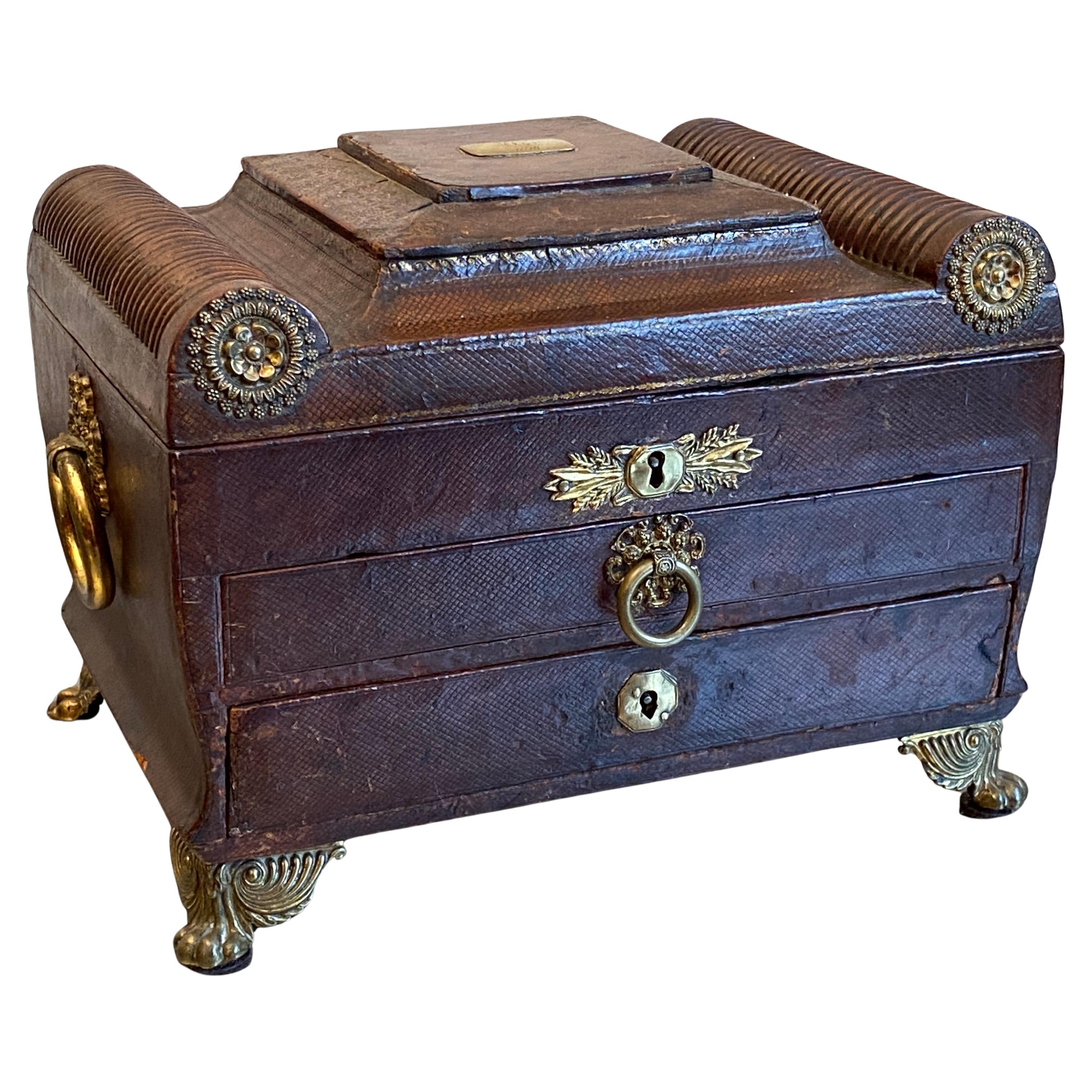 Caja de joyería de costura con pendiente de escritura encuadernada en cuero de la Regencia grabada "K" 1818