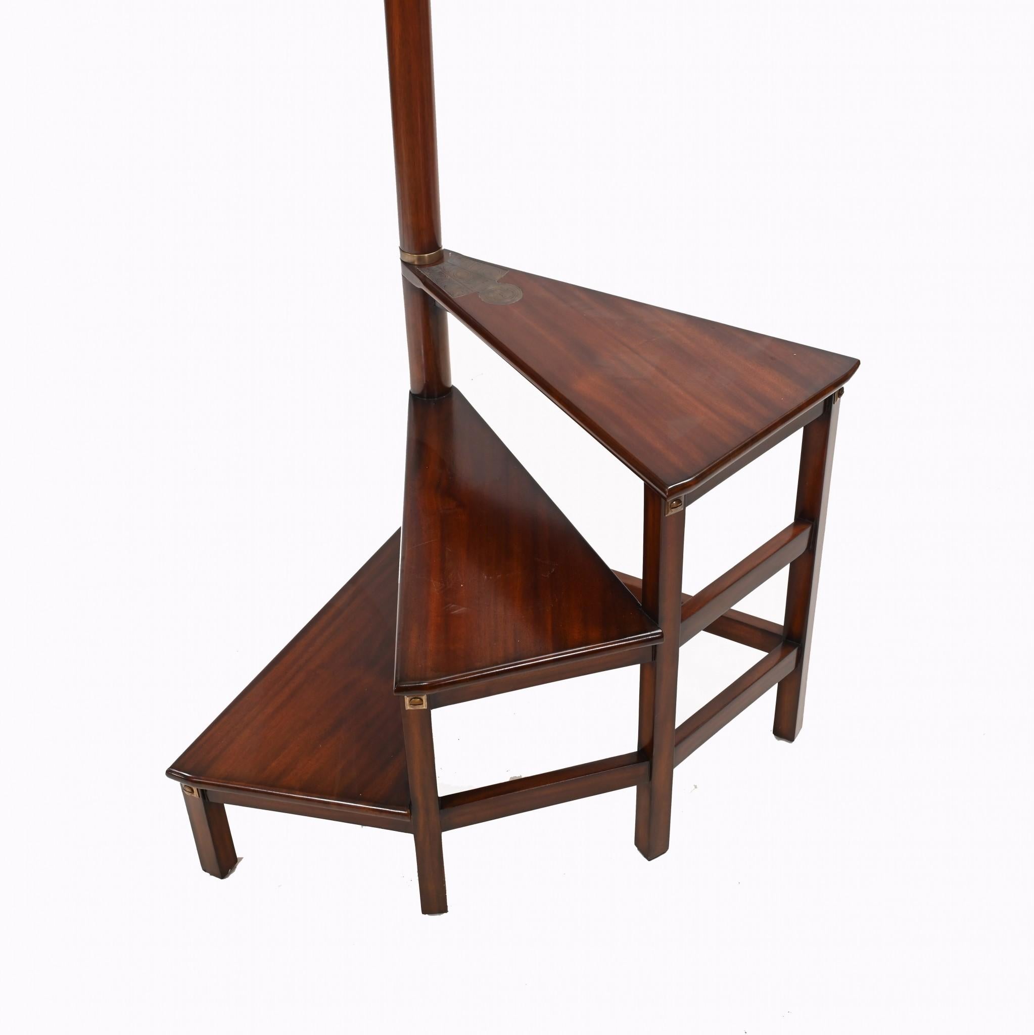 Librería espiral de caoba Regency Library Steps en venta 1