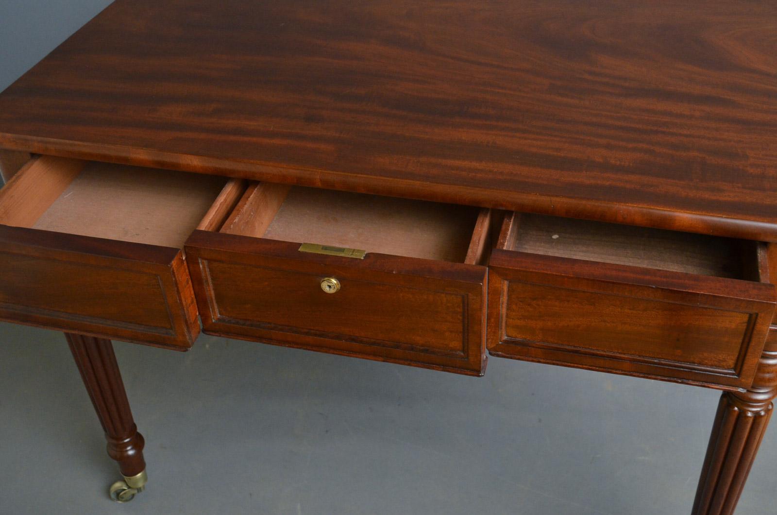 Early 19th Century Regency Library Table in the Manner of Gillows