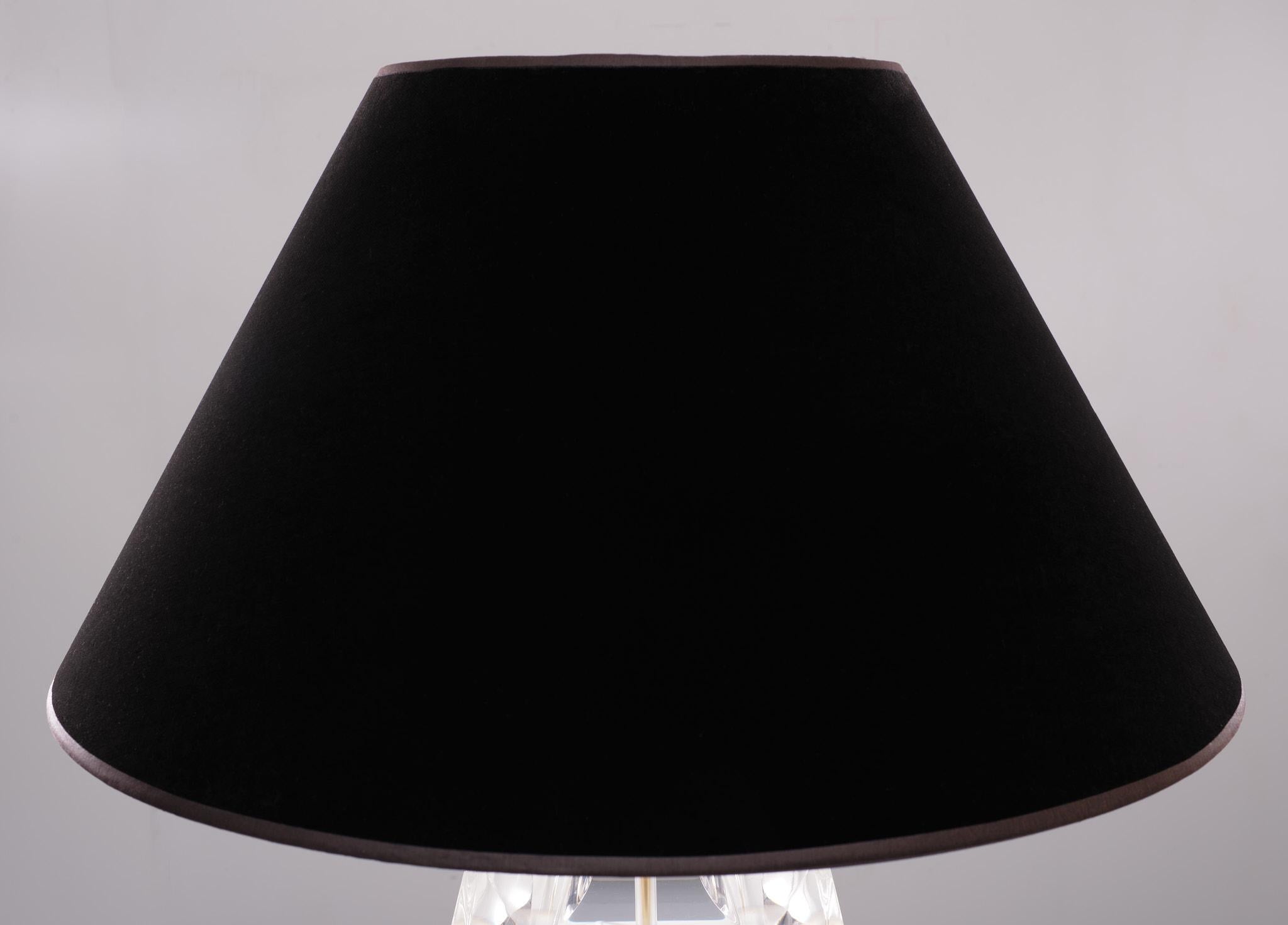 Lampe de table en lucite de style Régence, 1970, France  en vente 2