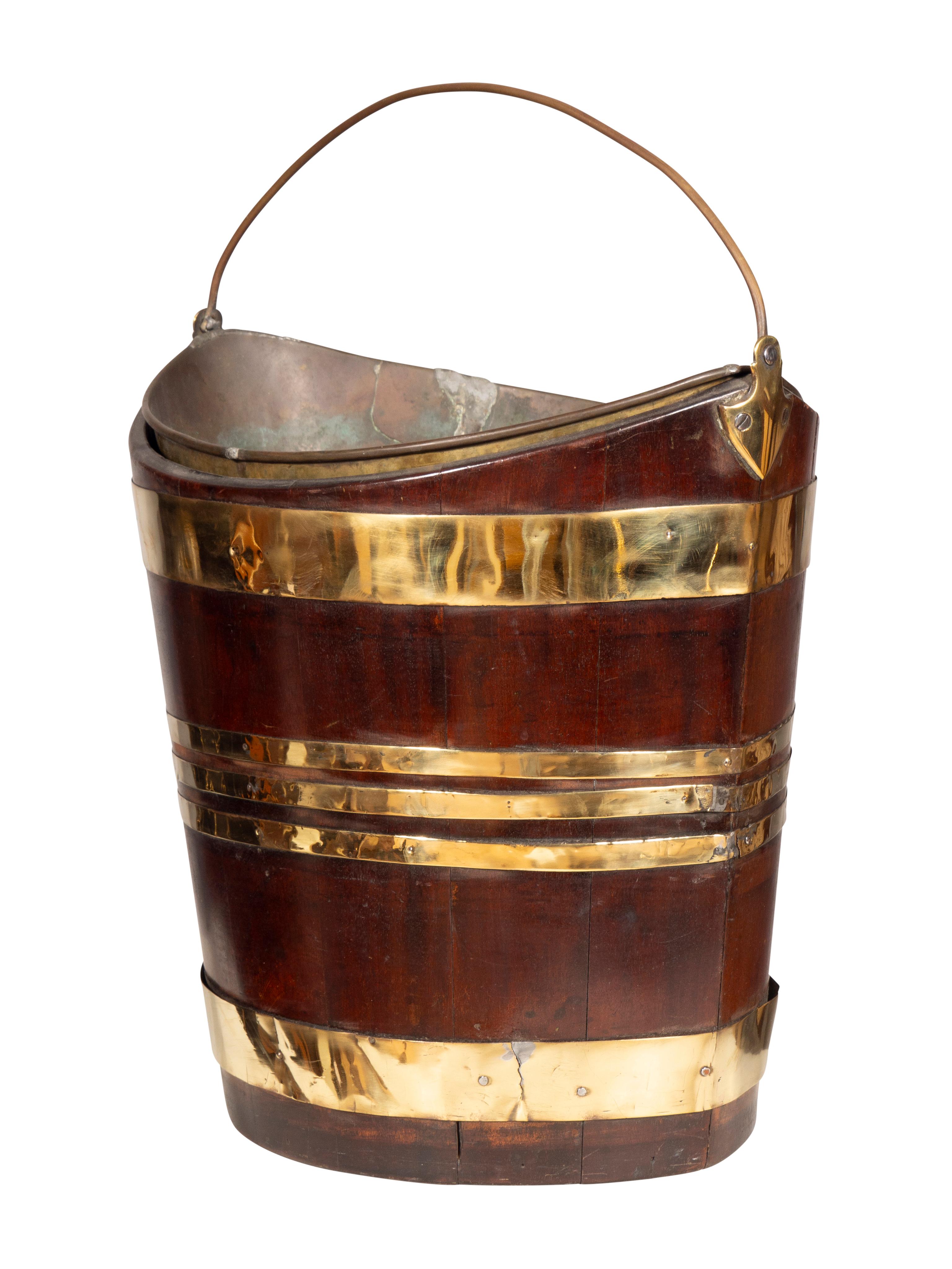 Regency Mahogany And Brass Bound Peat Bucket In Good Condition For Sale In Essex, MA