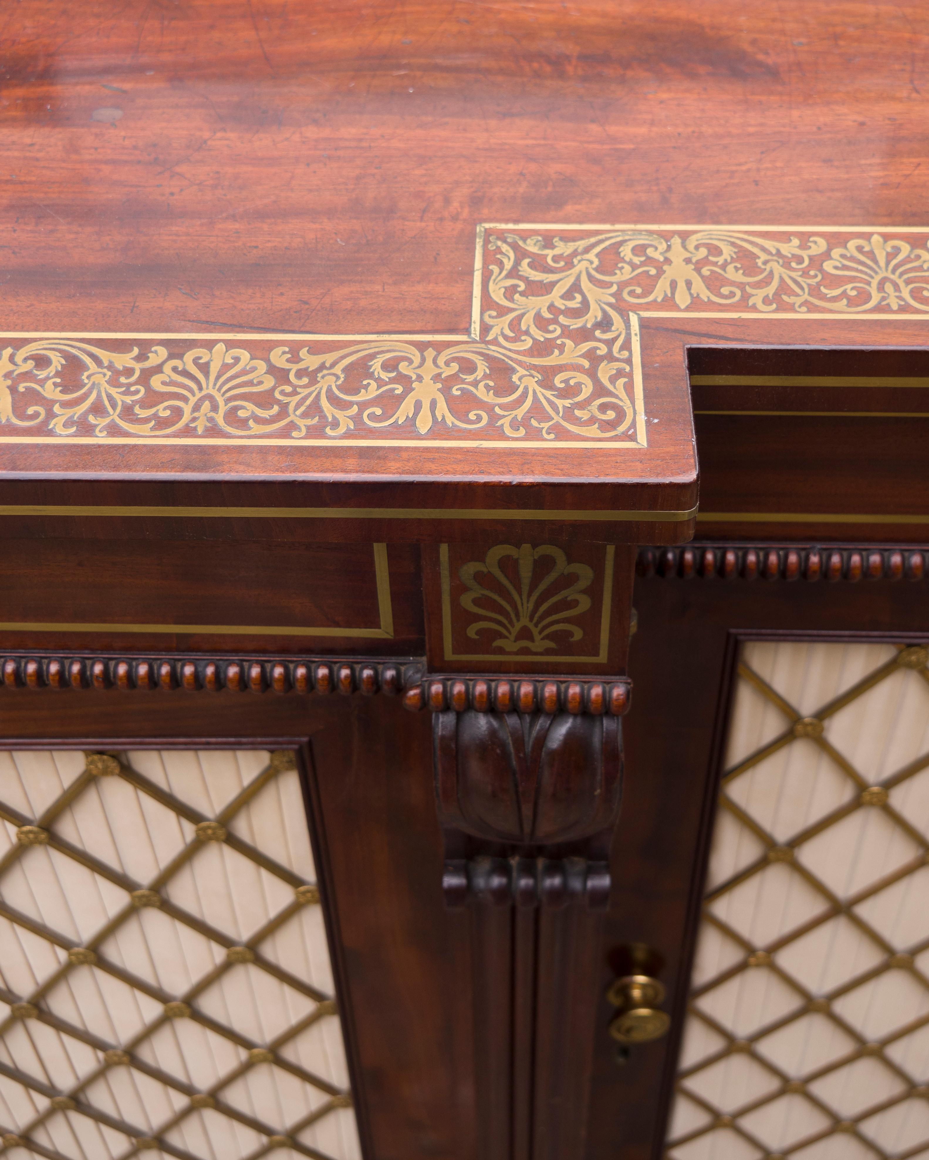 Credenza Regency in mogano e ottone intarsiato proveniente da Westport House, Irlanda in vendita 4