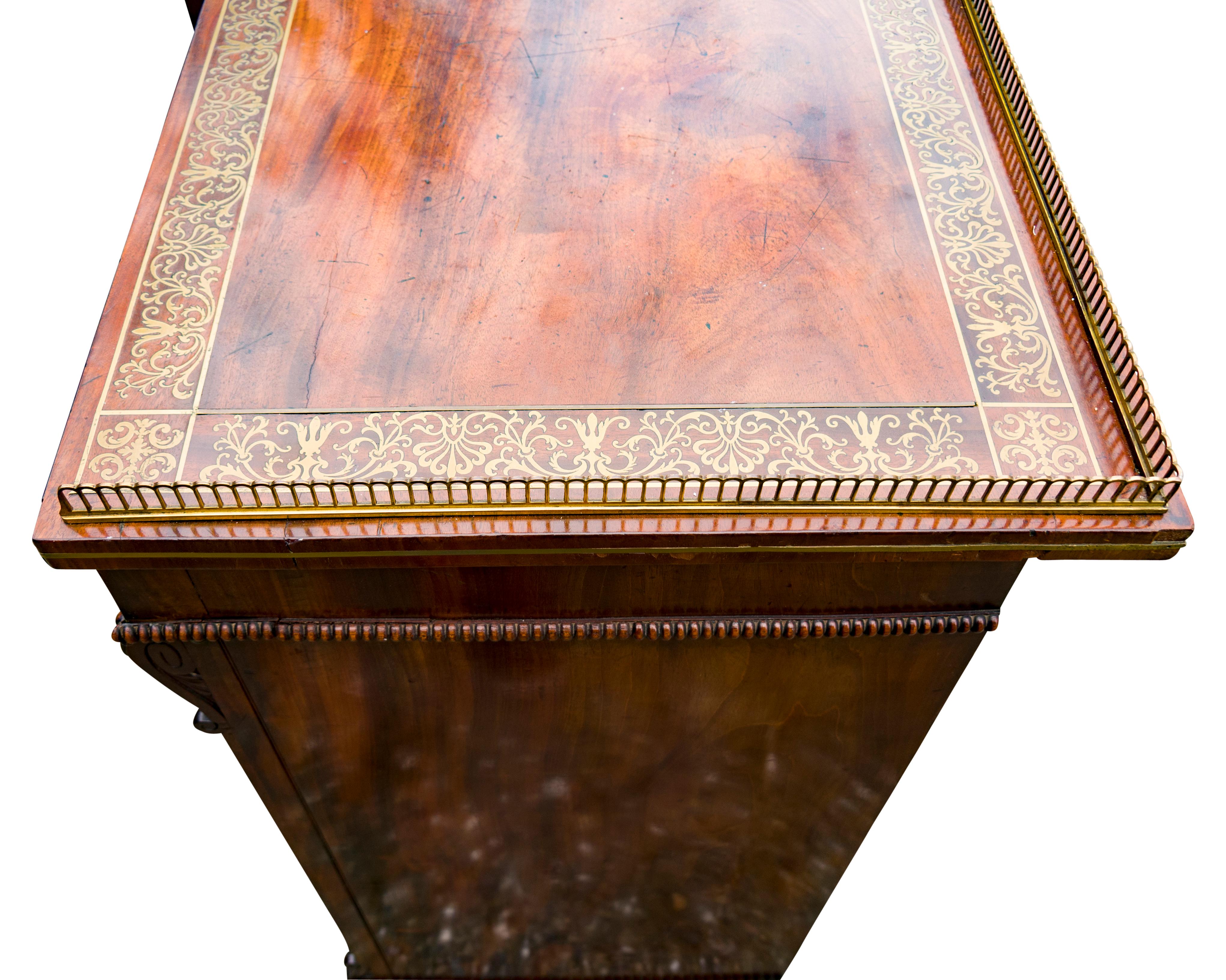 Credenza Regency in mogano e ottone intarsiato proveniente da Westport House, Irlanda in vendita 11