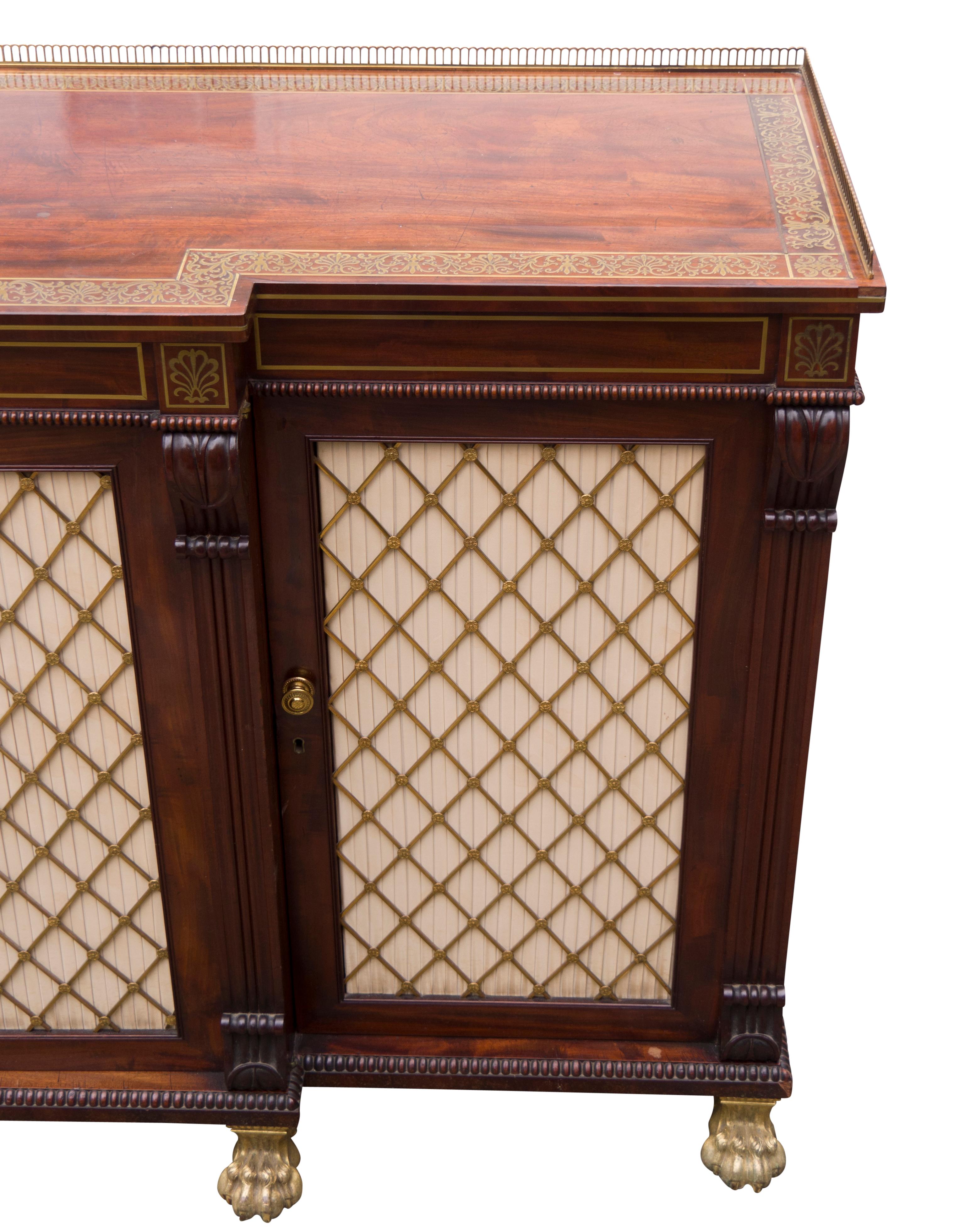 Ottone Credenza Regency in mogano e ottone intarsiato proveniente da Westport House, Irlanda in vendita