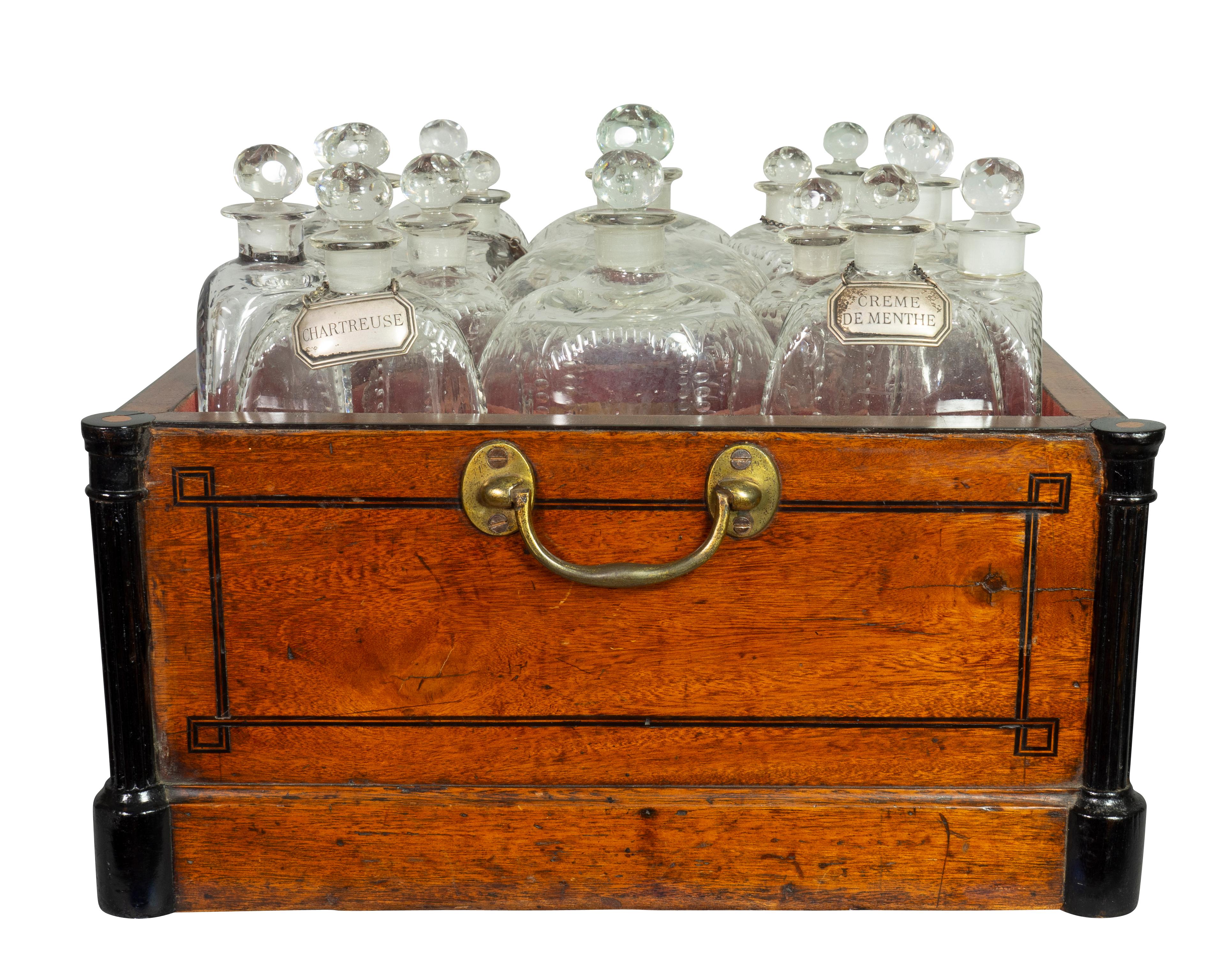 Bottle Caddy aus Mahagoni und Ebenholz mit Intarsien im Regency-Stil im Angebot 7