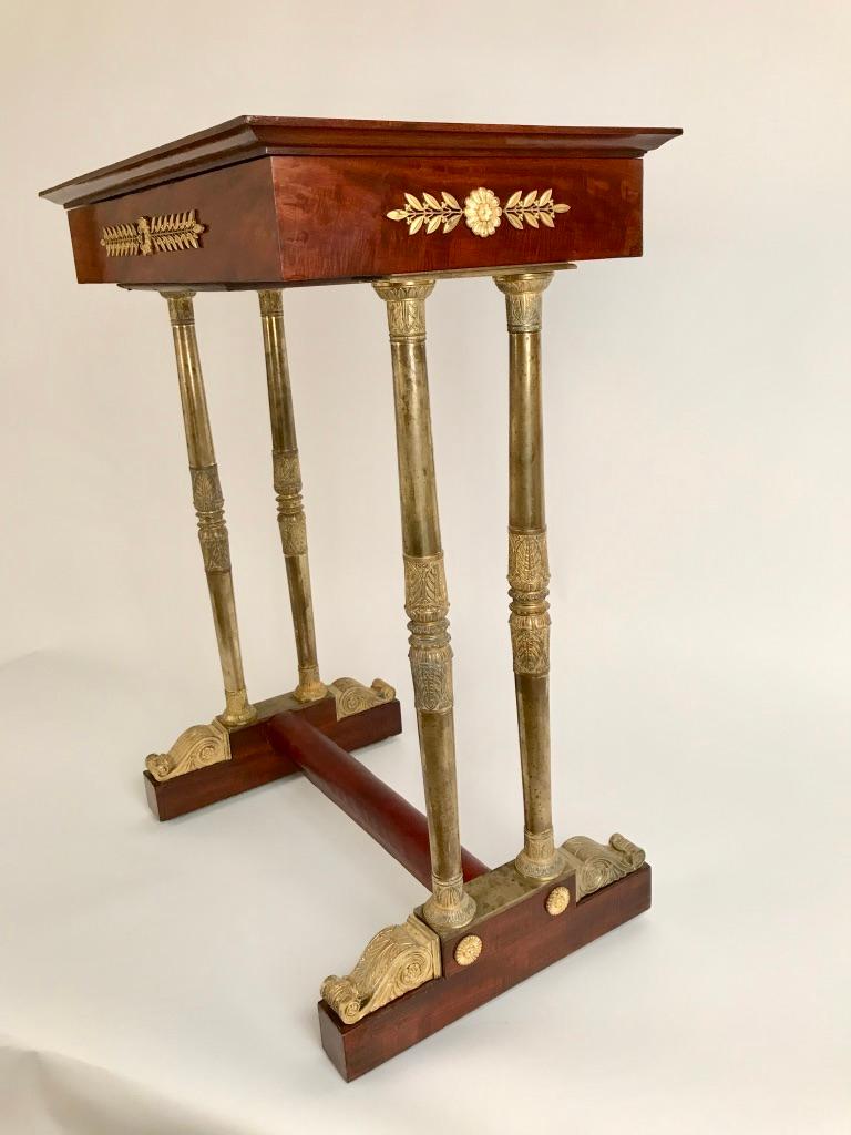Regency Mahogany and Gilt Bronze Side Table In Good Condition For Sale In Stamford, CT