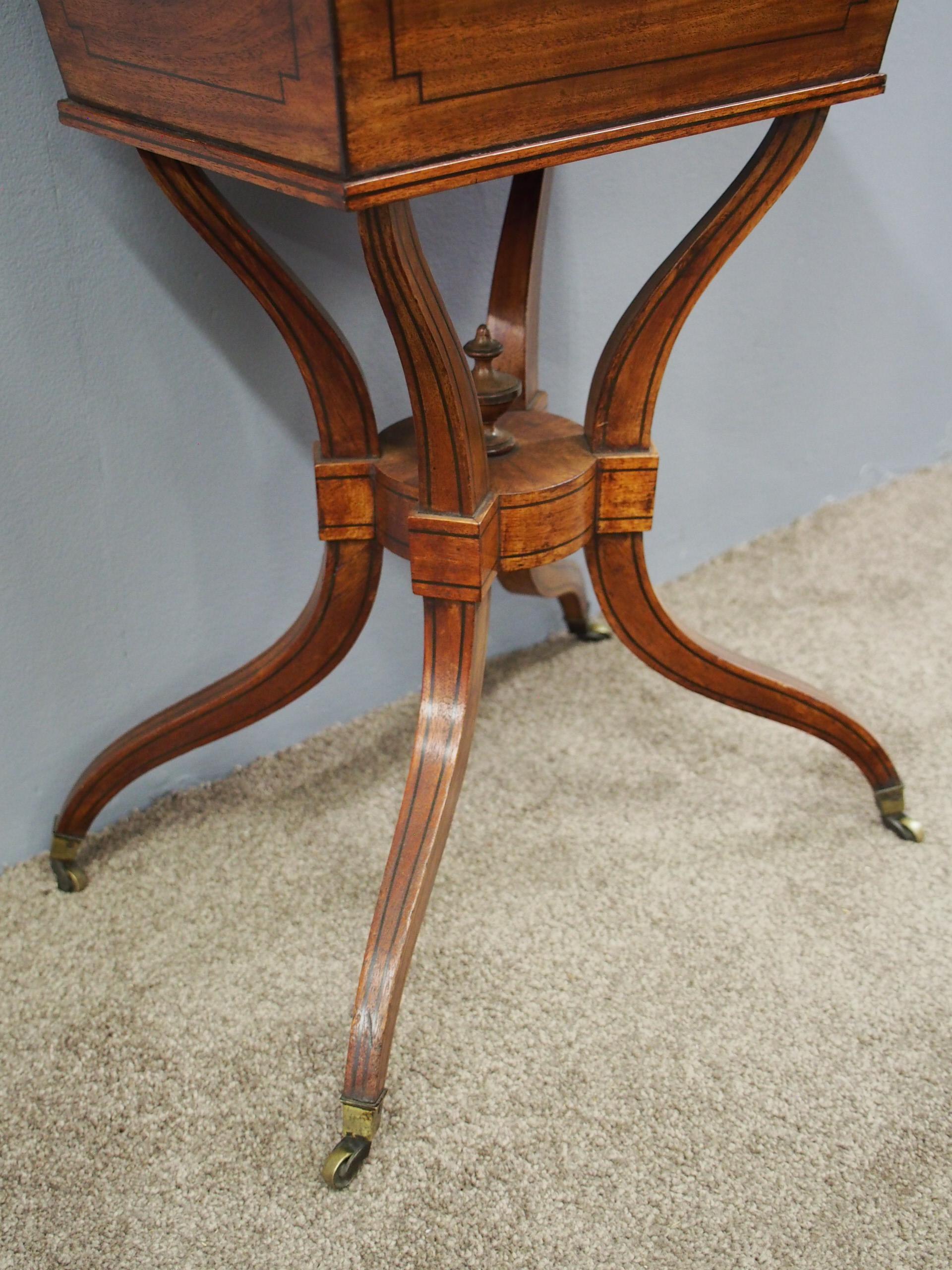 Regency Mahogany and Inlaid Teapoy For Sale 2