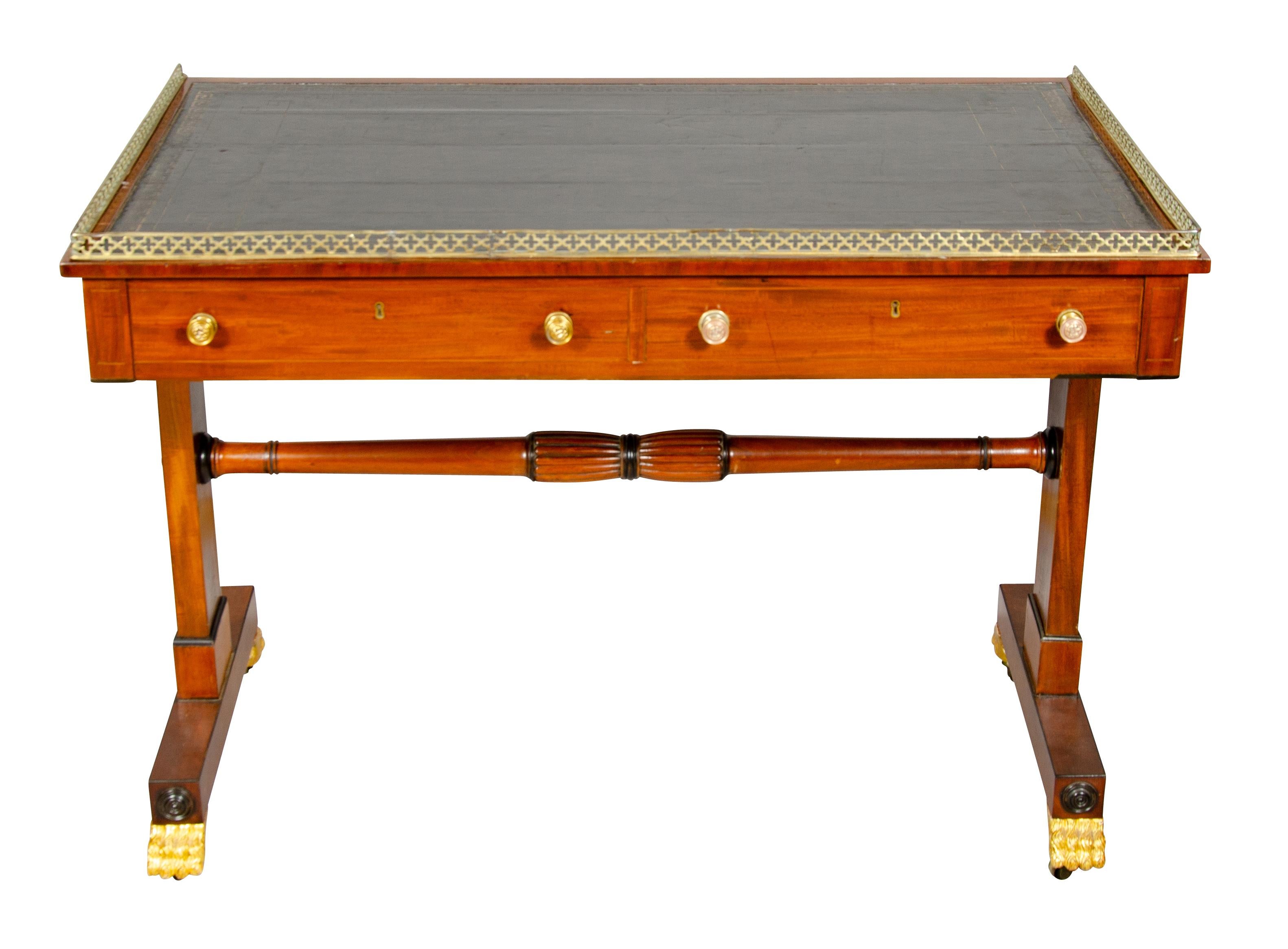 Schreibtisch aus Mahagoni mit Intarsien im Regency-Stil im Angebot 5