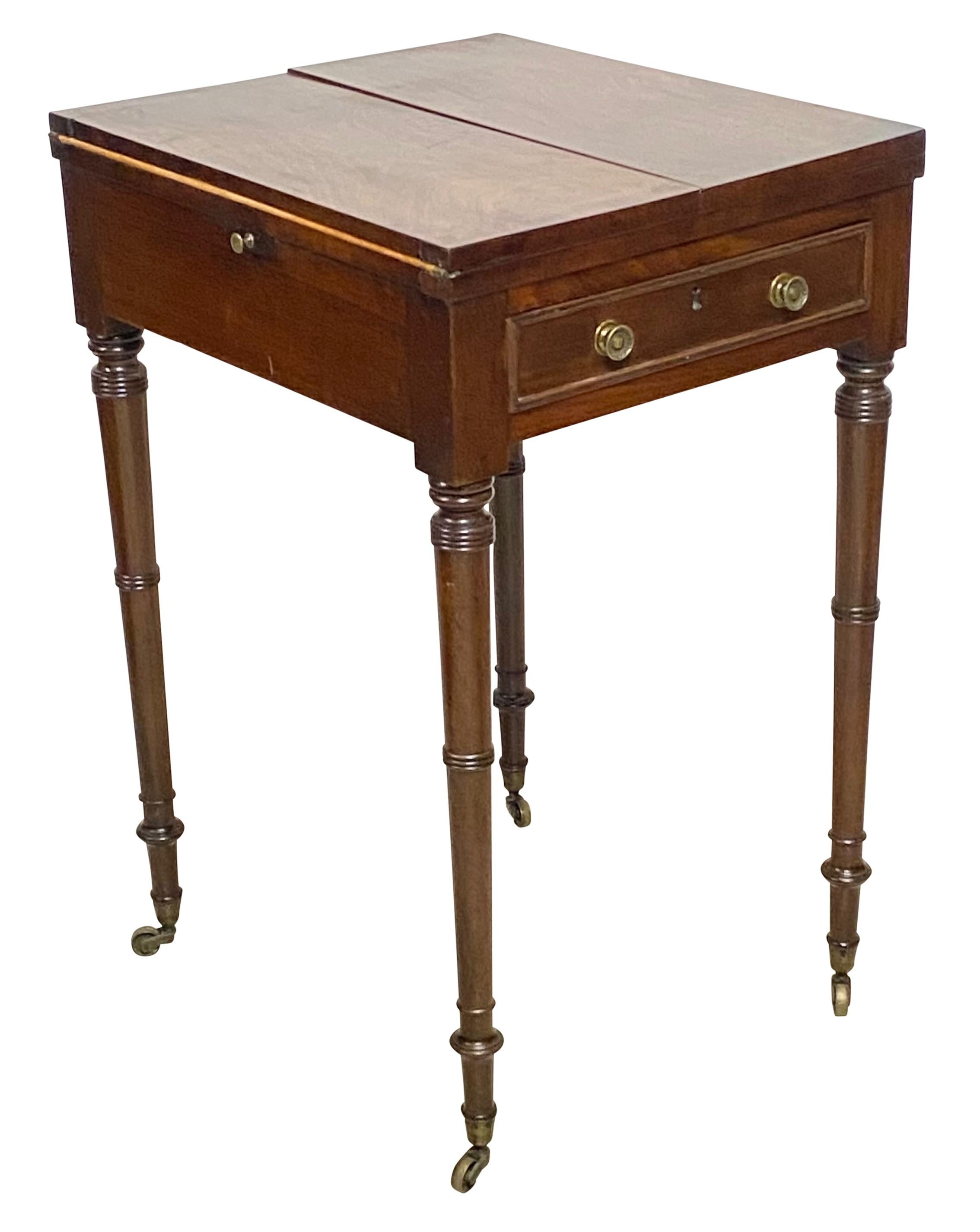 Regency Mahogany and Leather Side Table, English Early 19th Century For Sale 1