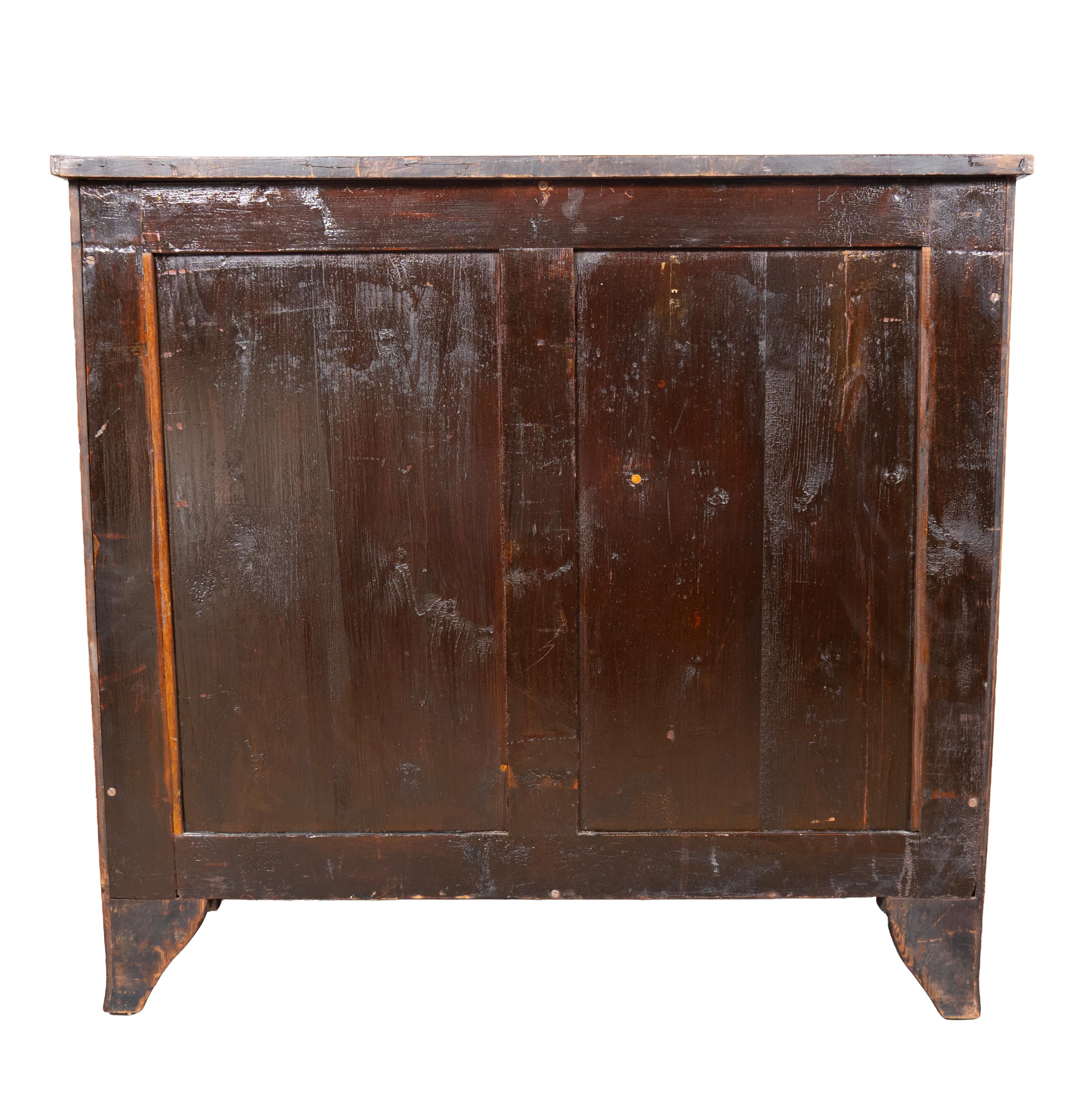 Regency Mahogany And Rosewood Banded Chest Of Drawers In Good Condition For Sale In Essex, MA