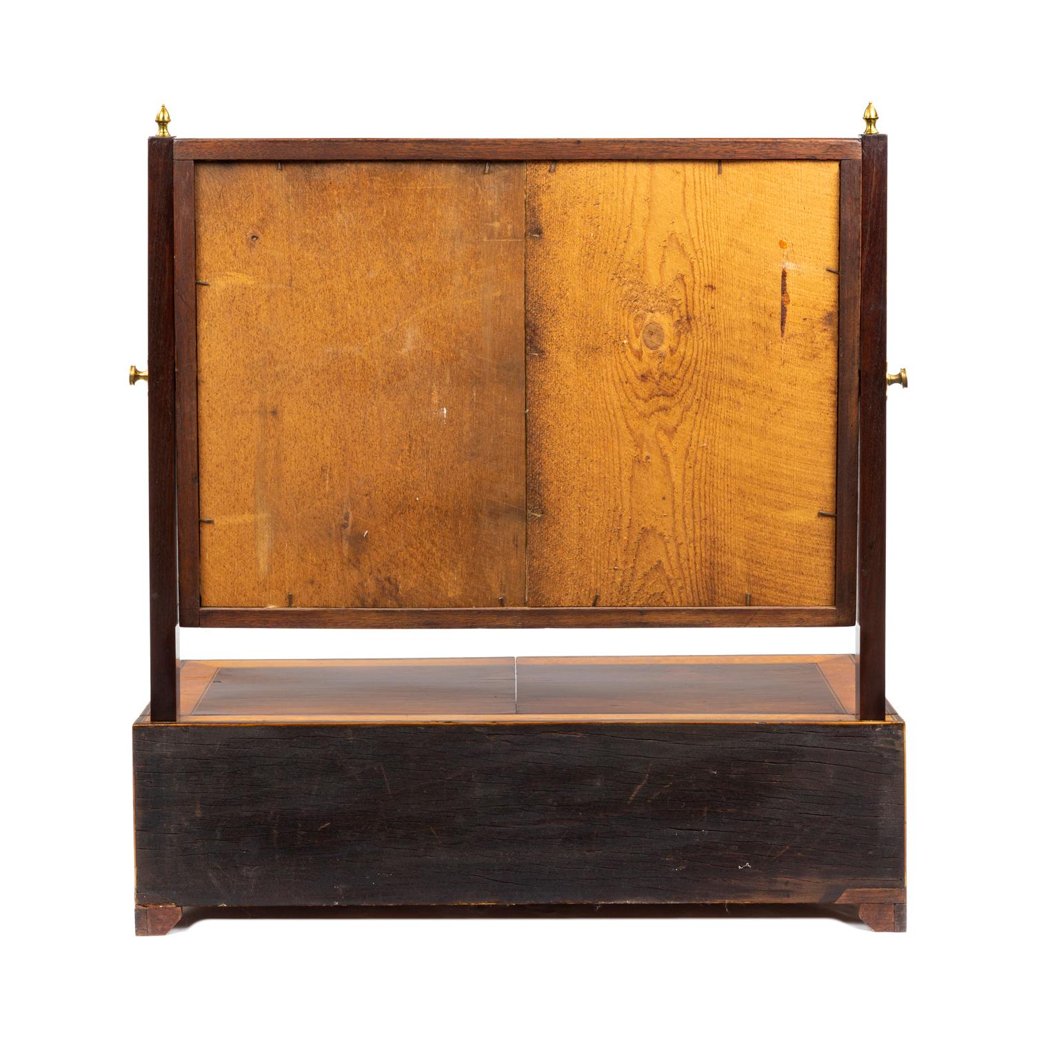 Regency Mahogany and Satinwood Dressing Mirror and Jewelry Case In Good Condition In Northwich, GB