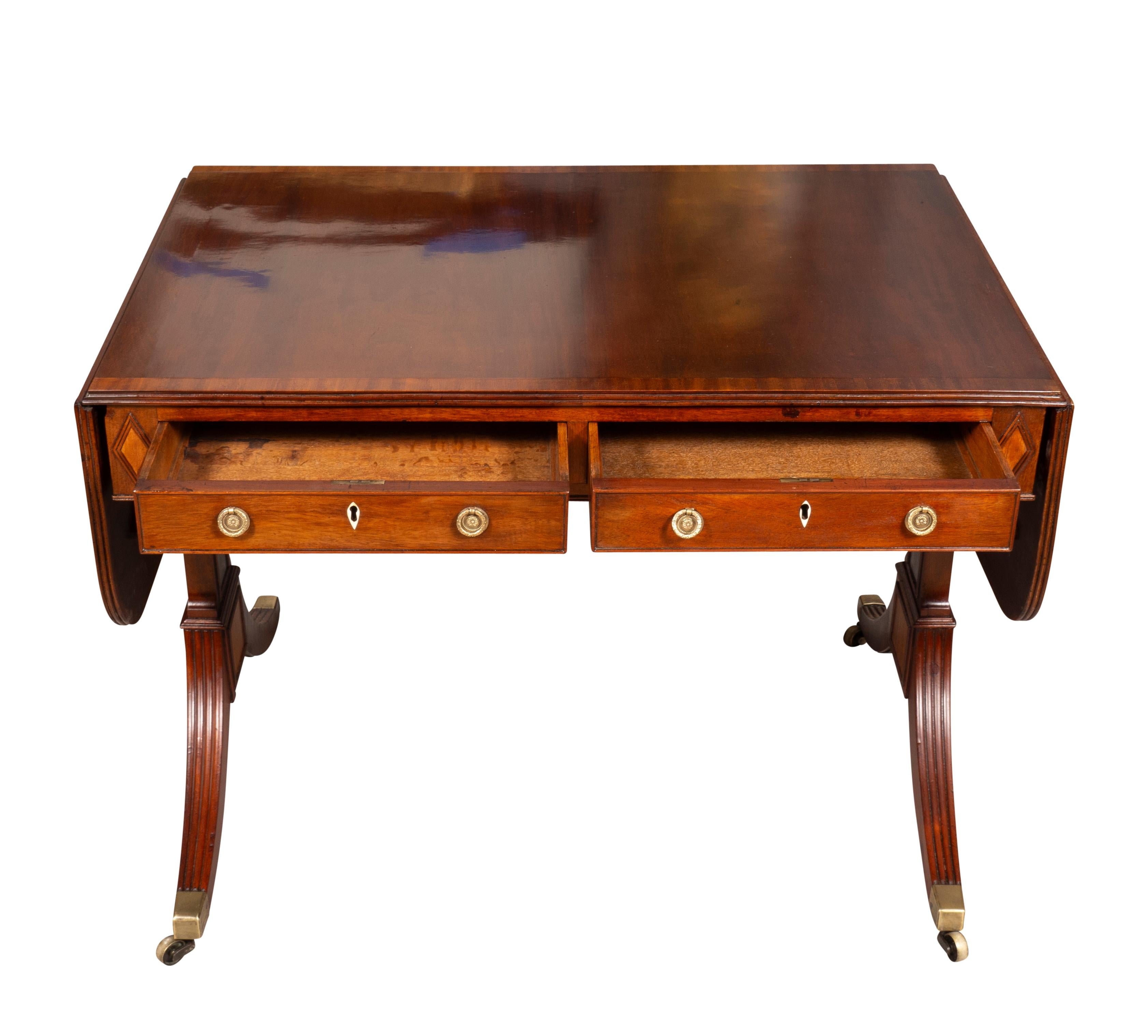 Regency Mahogany And Satinwood Sofa Table In Good Condition For Sale In Essex, MA