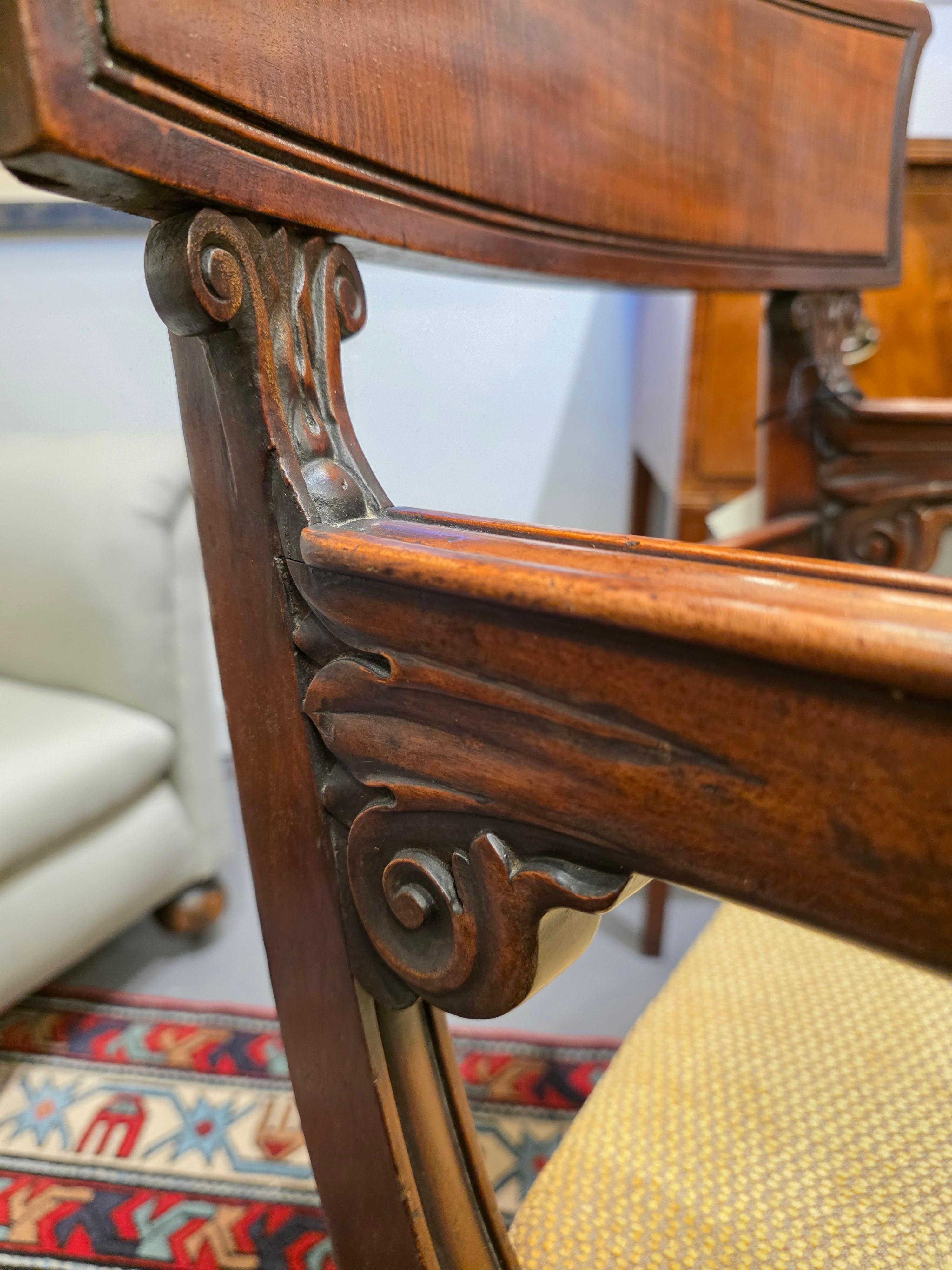 Chaise à accoudoirs Regency en acajou Circa 1825 en vente 5