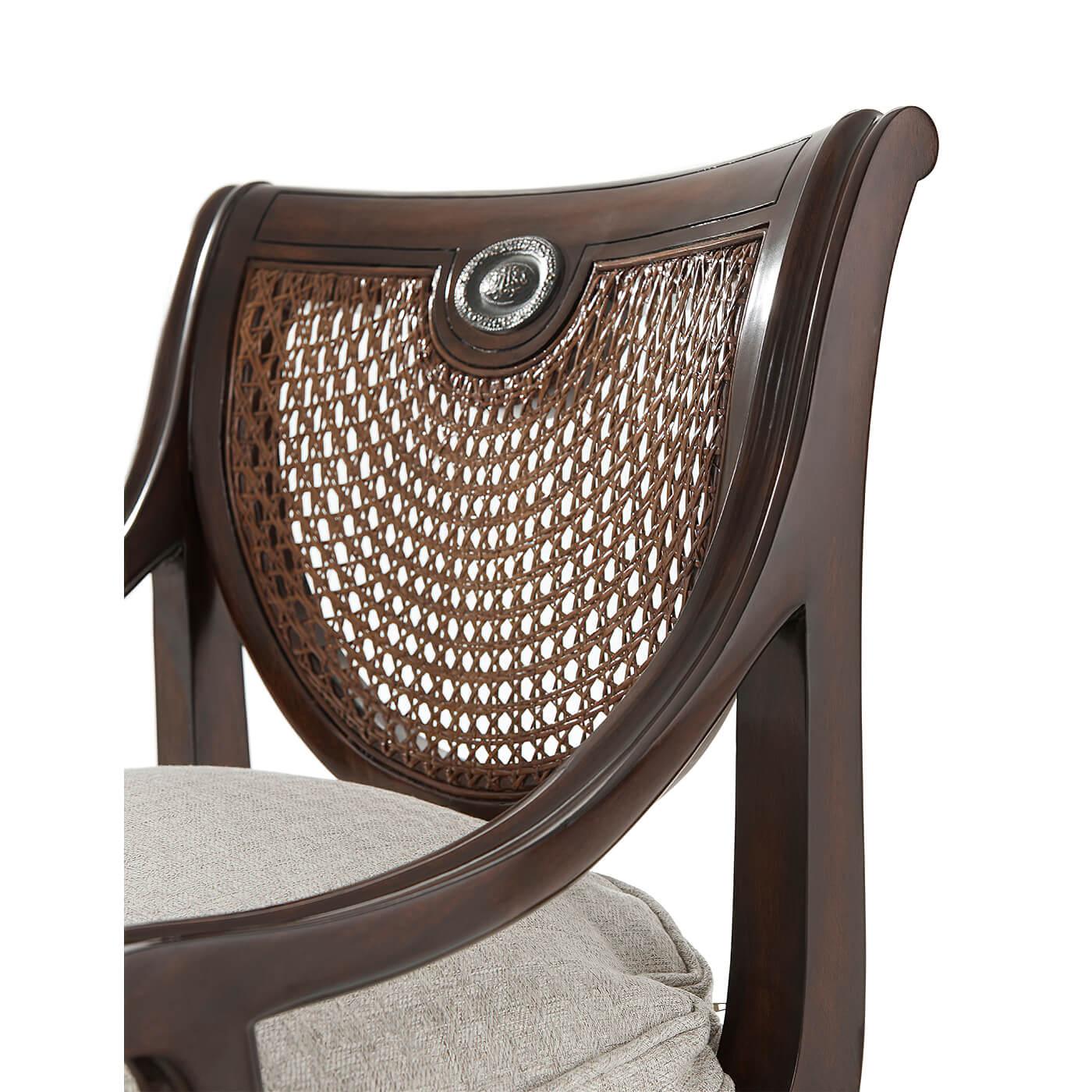Mahagoni-Sessel im Regency-Stil im Zustand „Neu“ im Angebot in Westwood, NJ