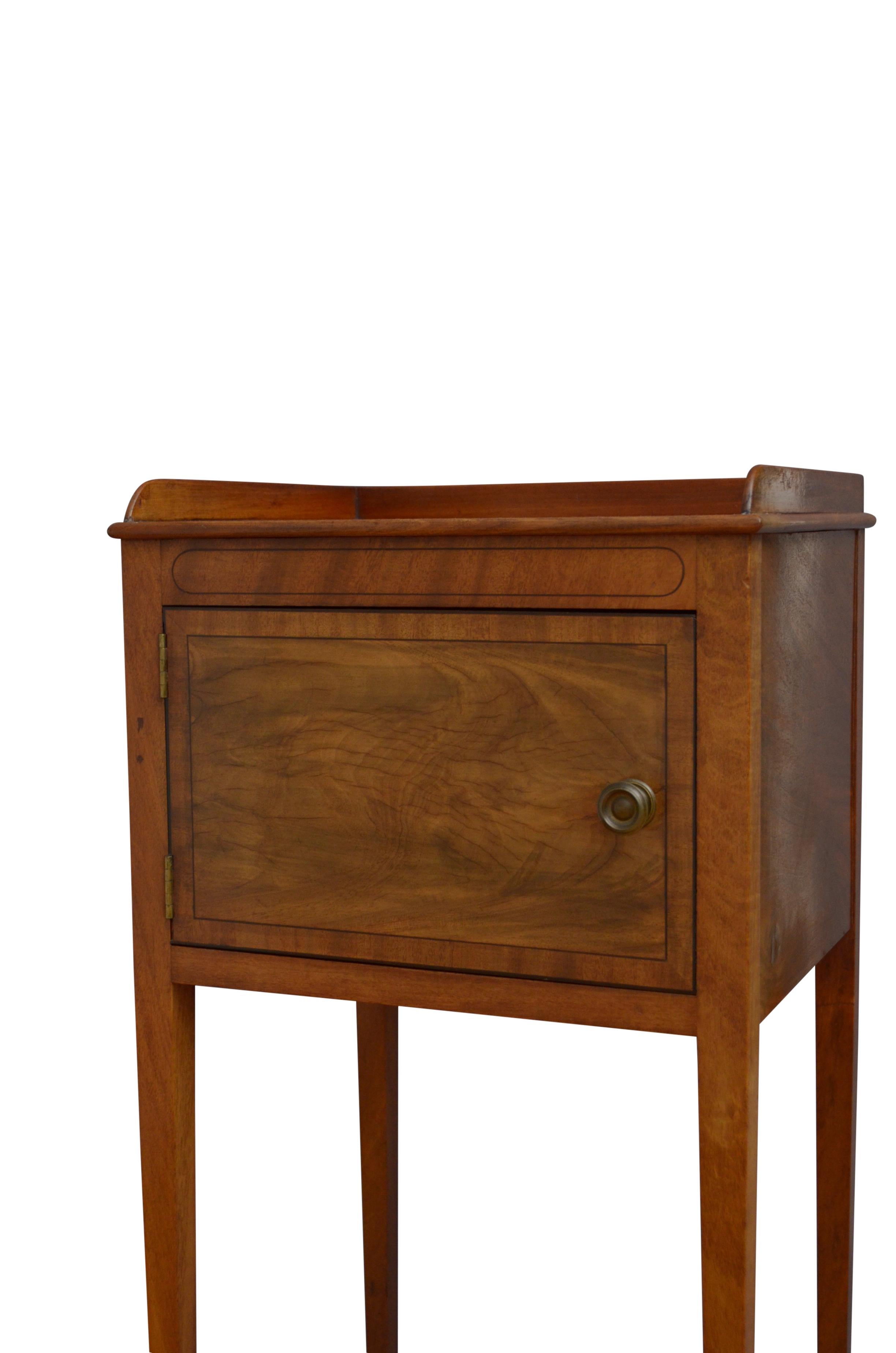 Regency Mahogany Bedside Cabinet In Good Condition In Whaley Bridge, GB