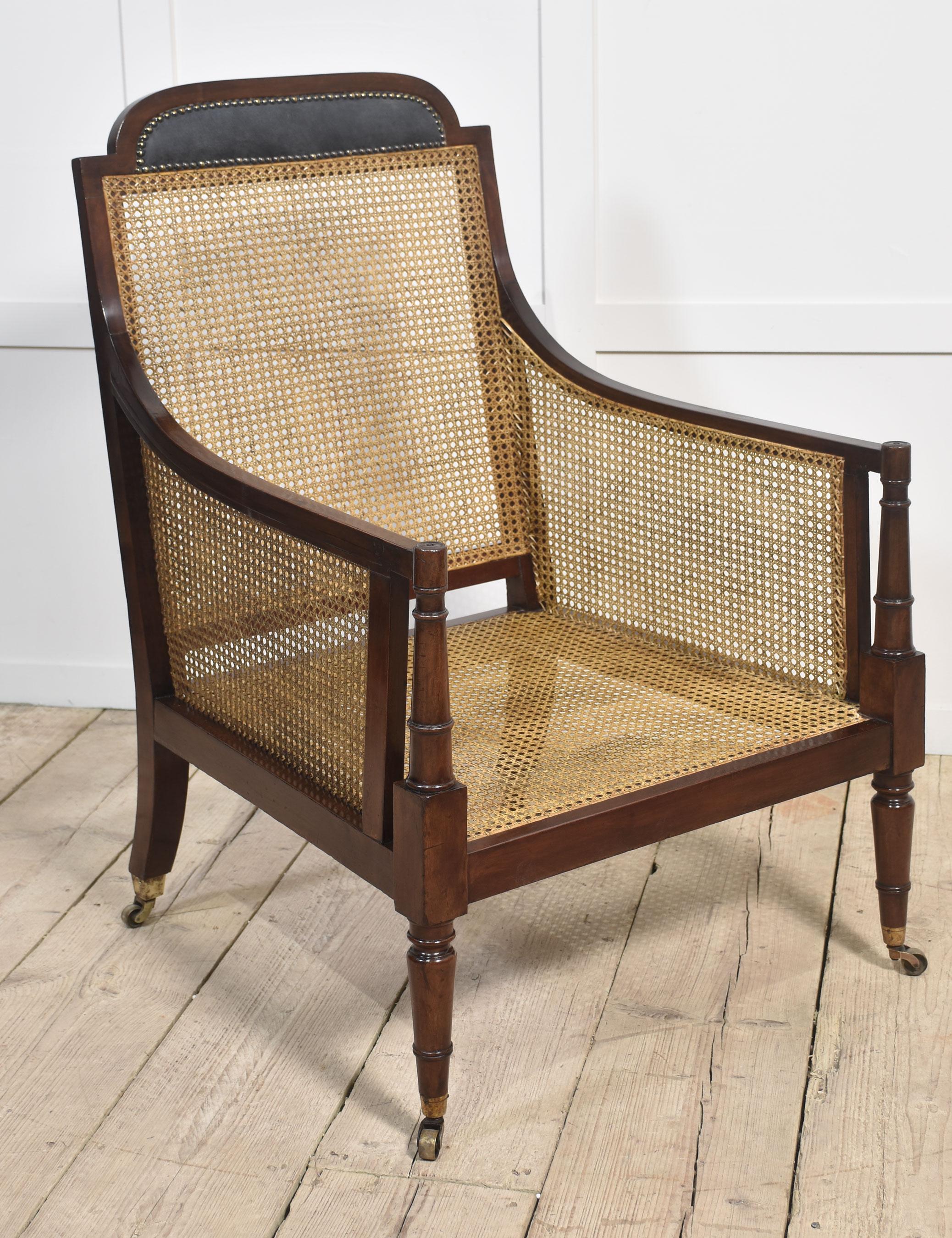 Poltrona bergere Regency in mogano in vendita 4