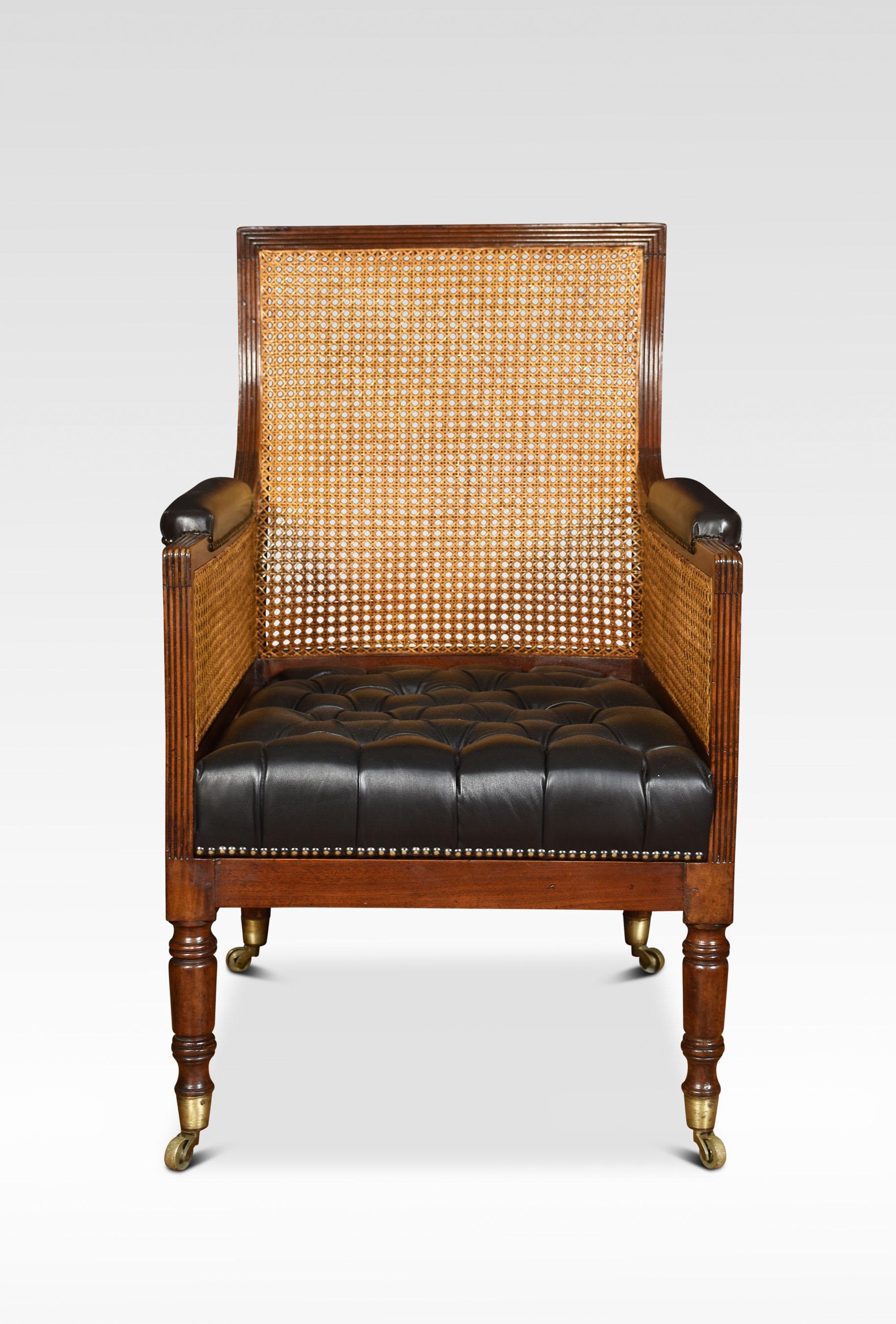 Regency Mahagoni Bergere-Sessel im Regency-Stil (19. Jahrhundert) im Angebot
