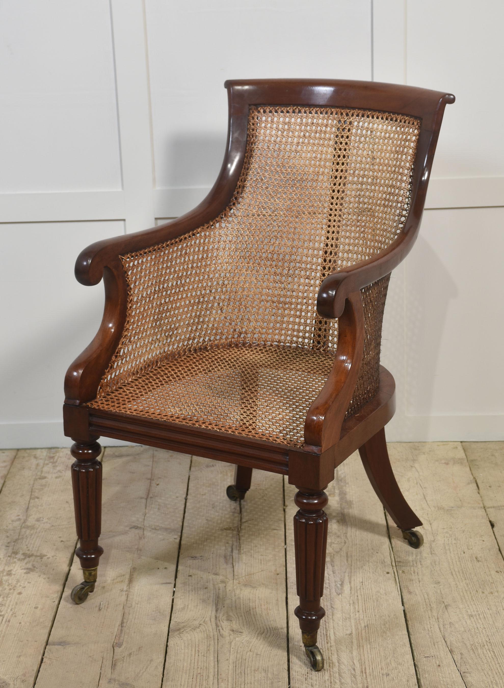 Regency-Sessel Bergere aus Mahagoni im Angebot 1