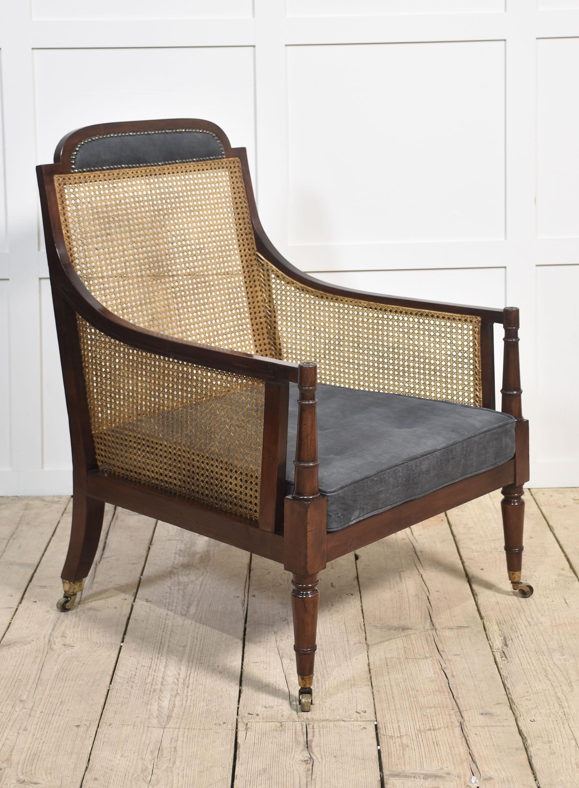 Poltrona bergere Regency in mogano in vendita 1