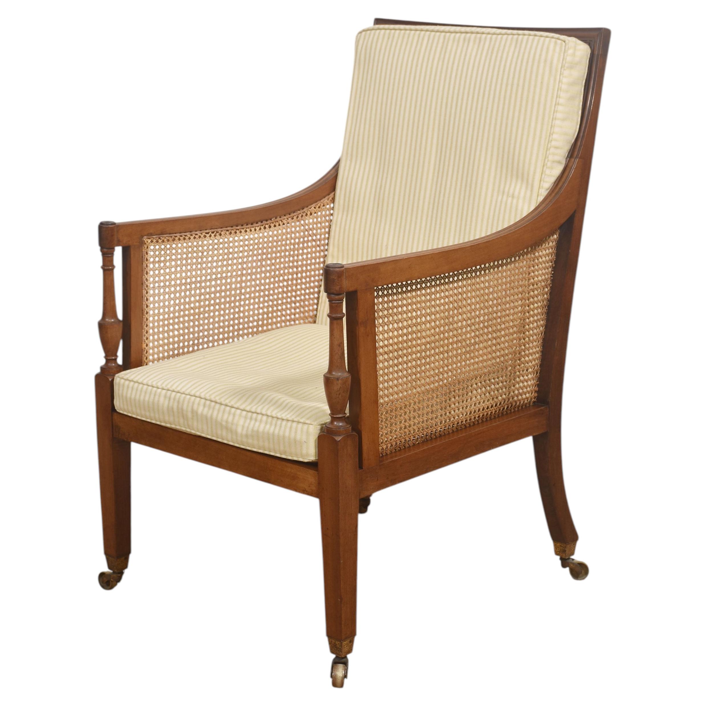 Fauteuil de bibliothèque Bergère en acajou de style Régence en vente