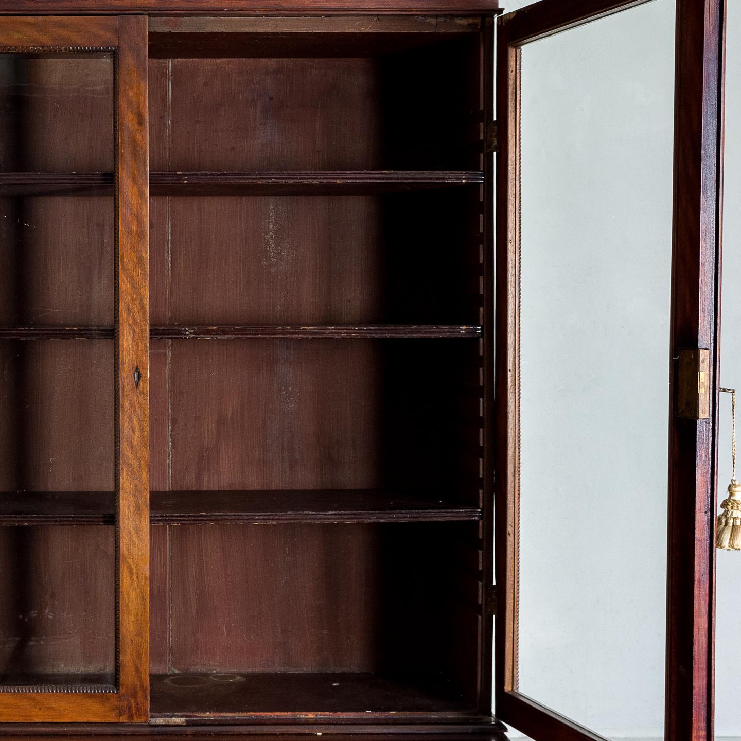 Regency Mahogany Bookcase In Good Condition In London, GB