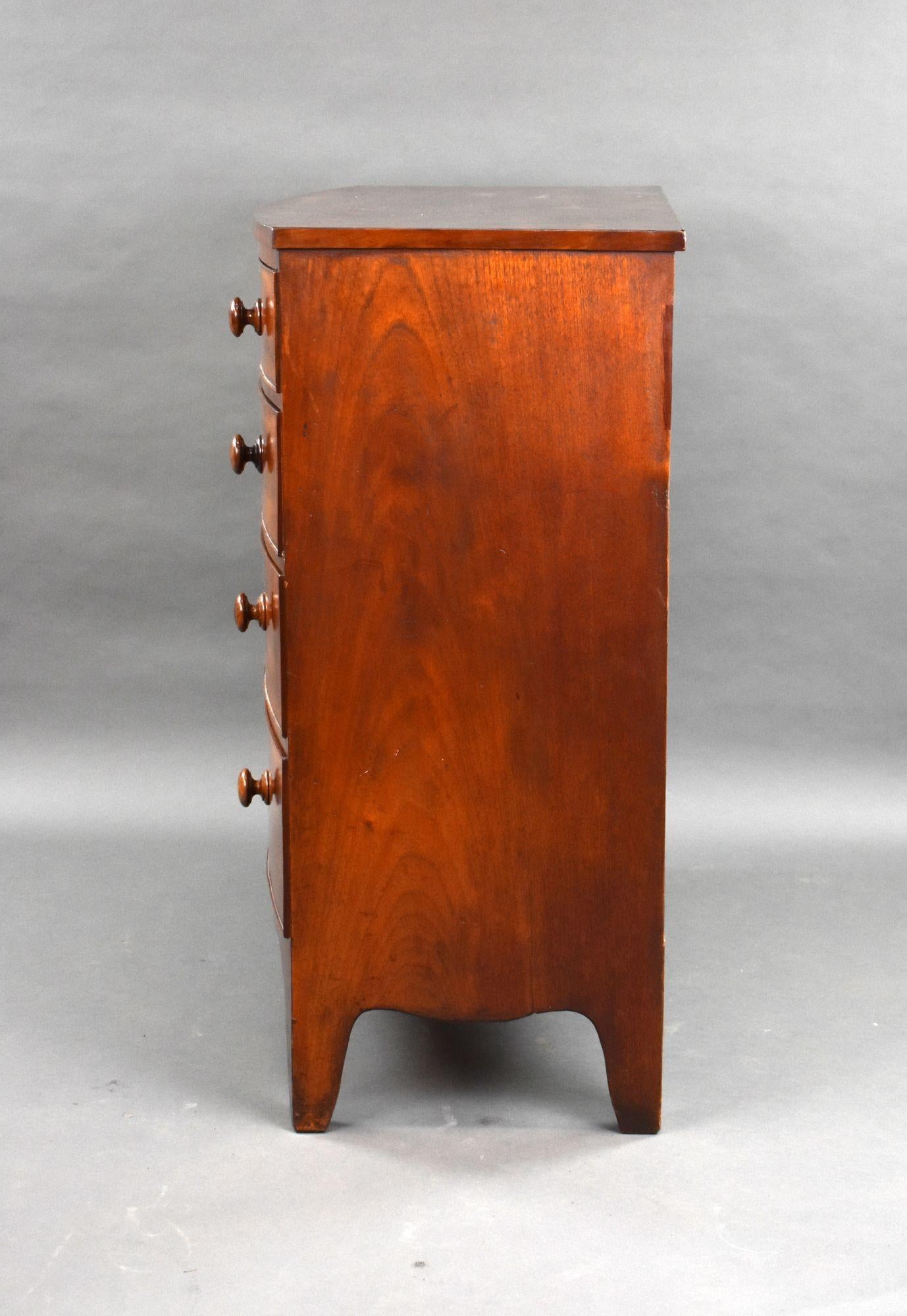 Regency Mahogany Bow Front Chest of Drawers In Good Condition In Chelmsford, Essex