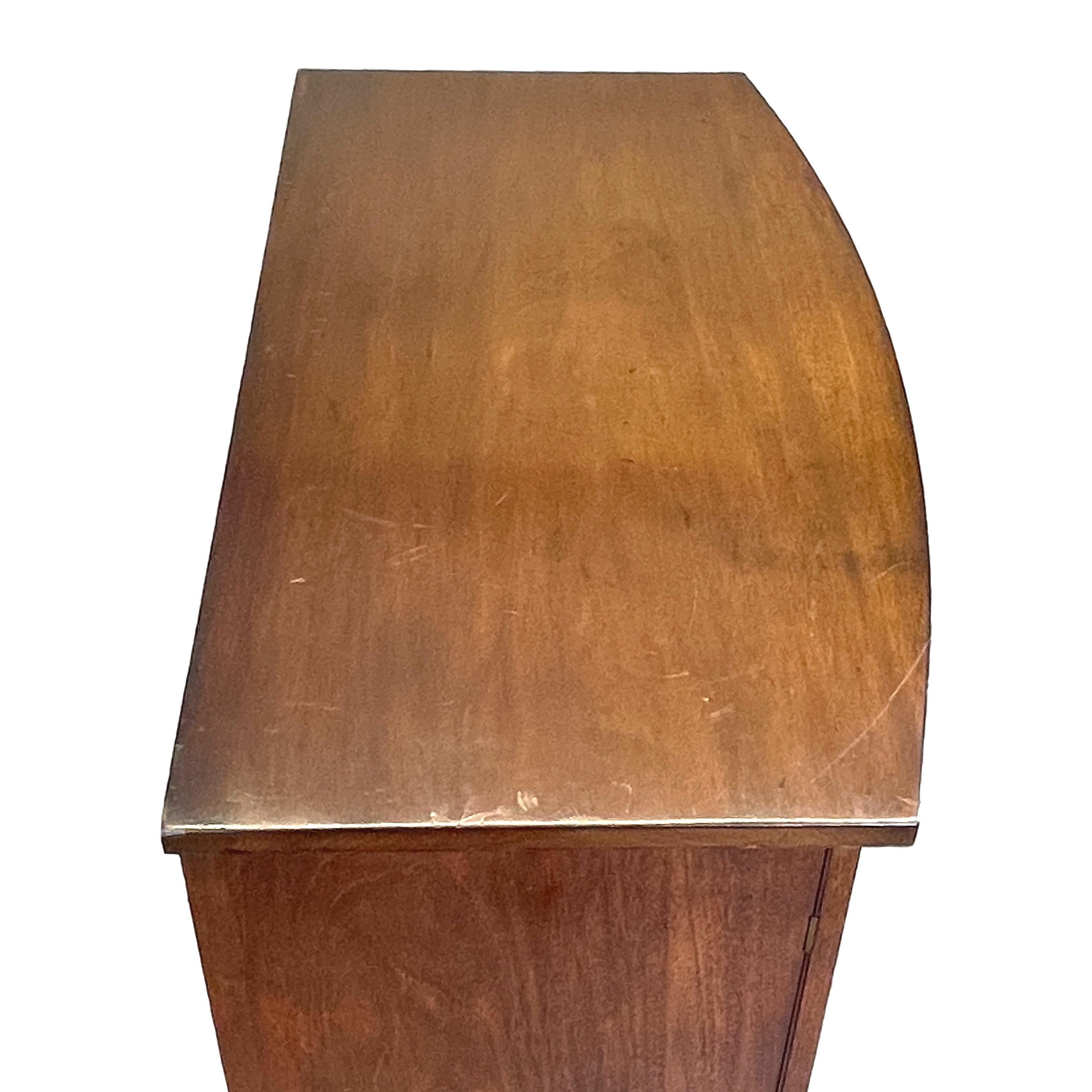 Regency Mahogany Bow Fronted Side Cabinet In Good Condition For Sale In Bedfordshire, GB