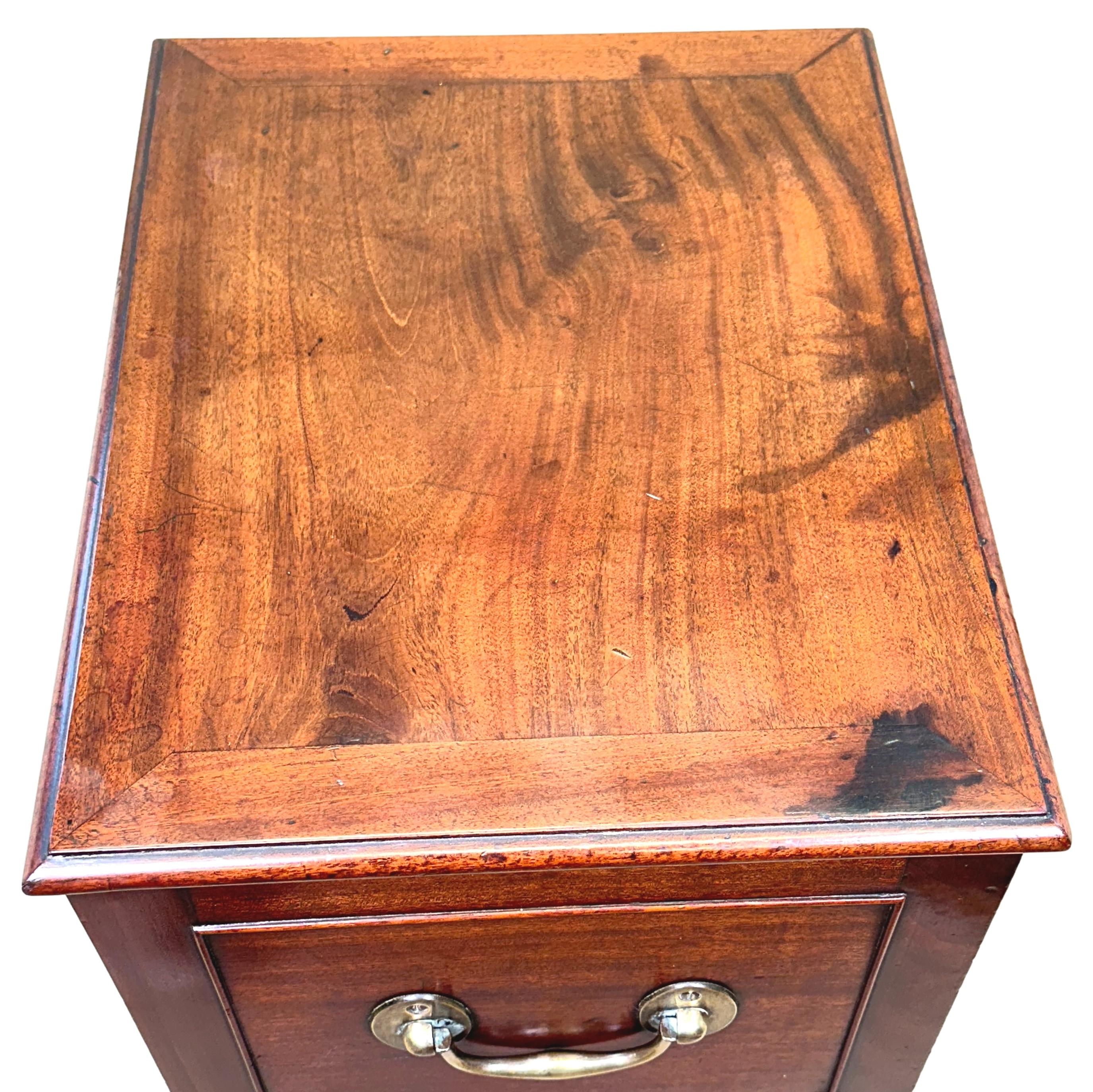 Regency Mahogany Box Cellarette In Good Condition For Sale In Bedfordshire, GB