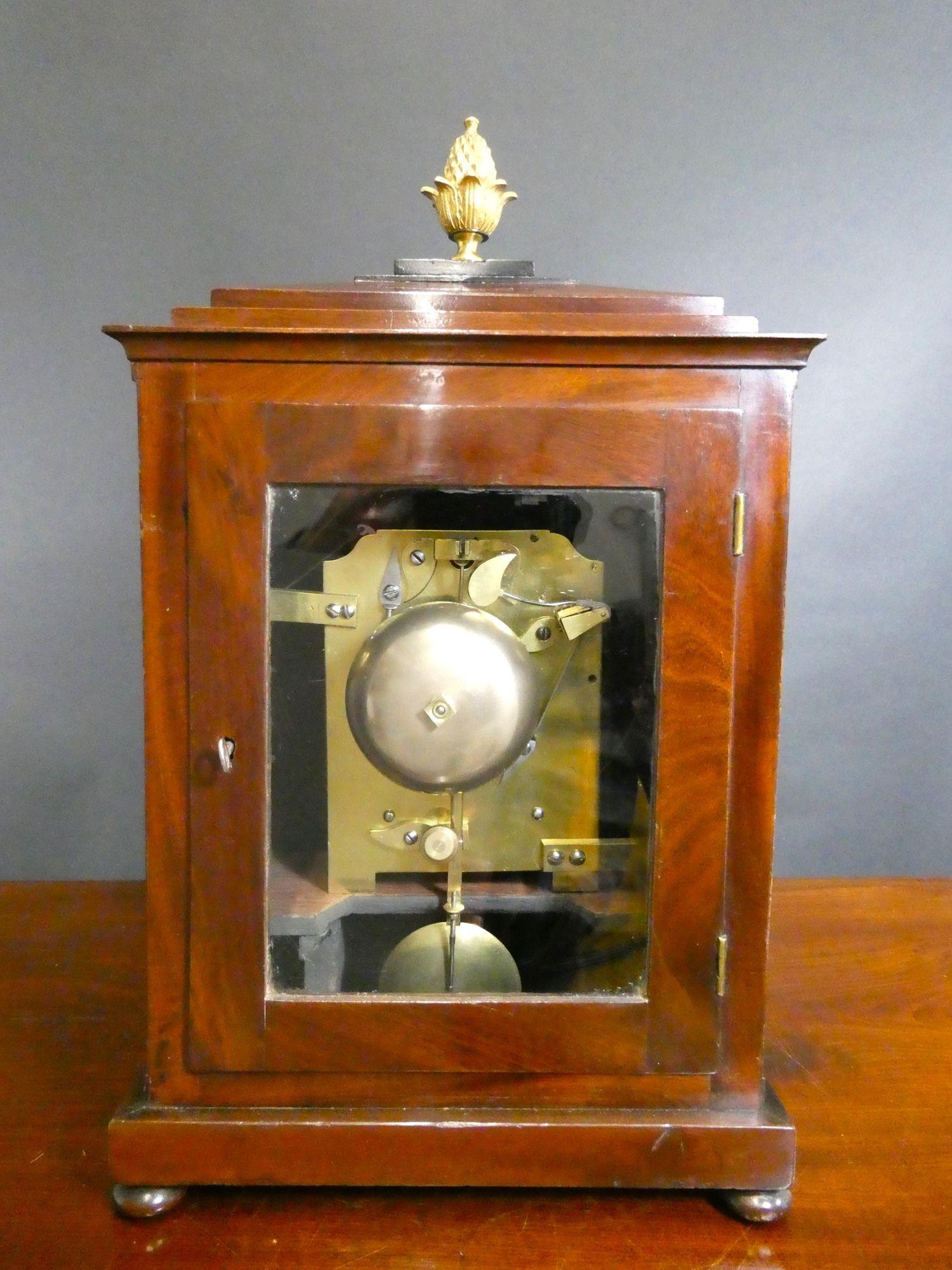 Regency Mahogany Bracket Clock, William Barrow, Dublin In Good Condition For Sale In Norwich, GB